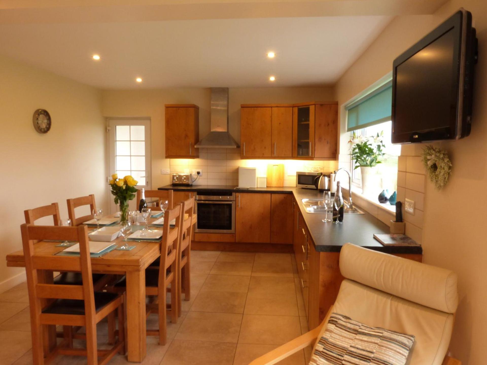 Three-Bedroom Holiday Home  photo 2