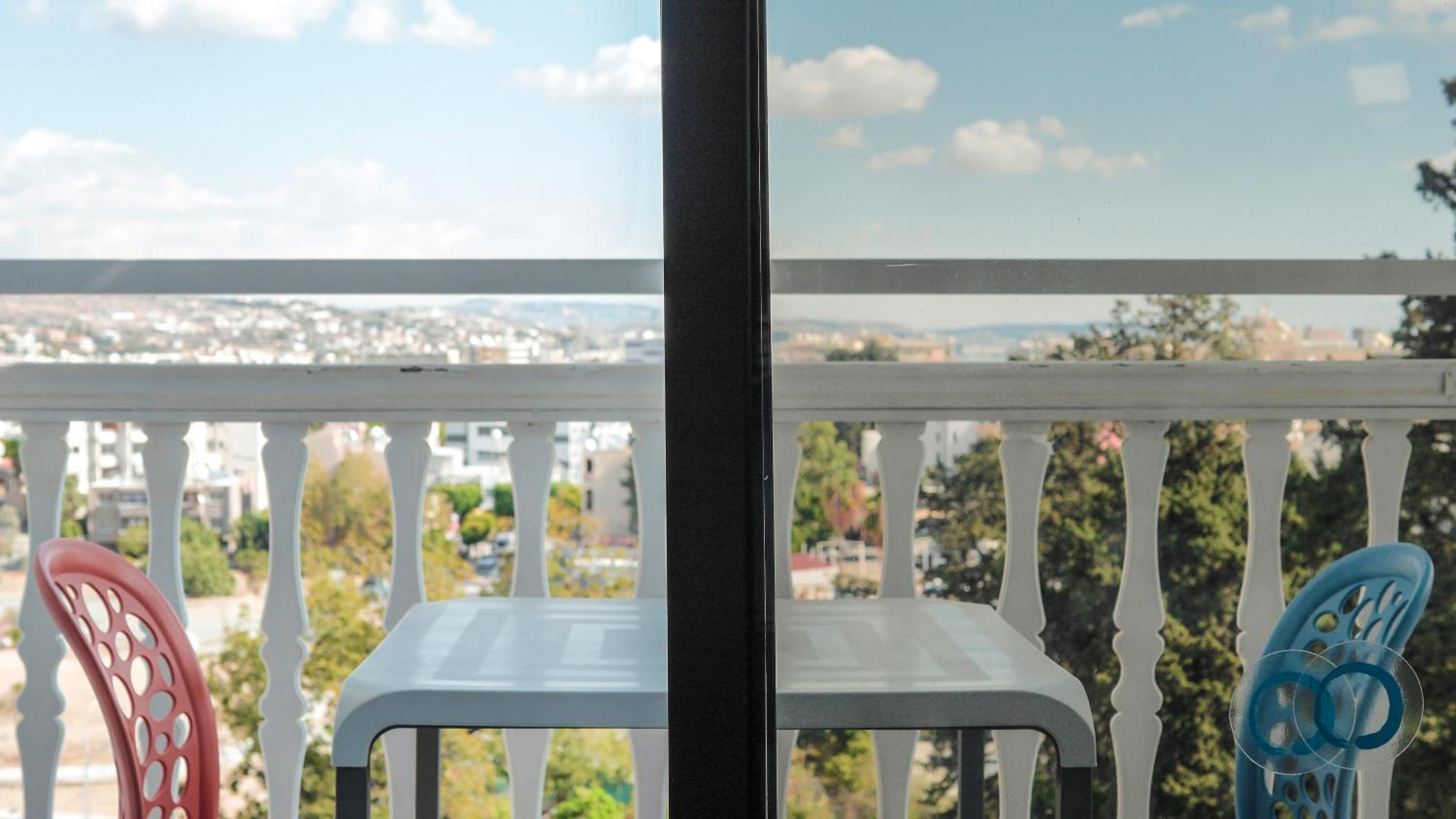 Twin Room with Pool View - Photo 5