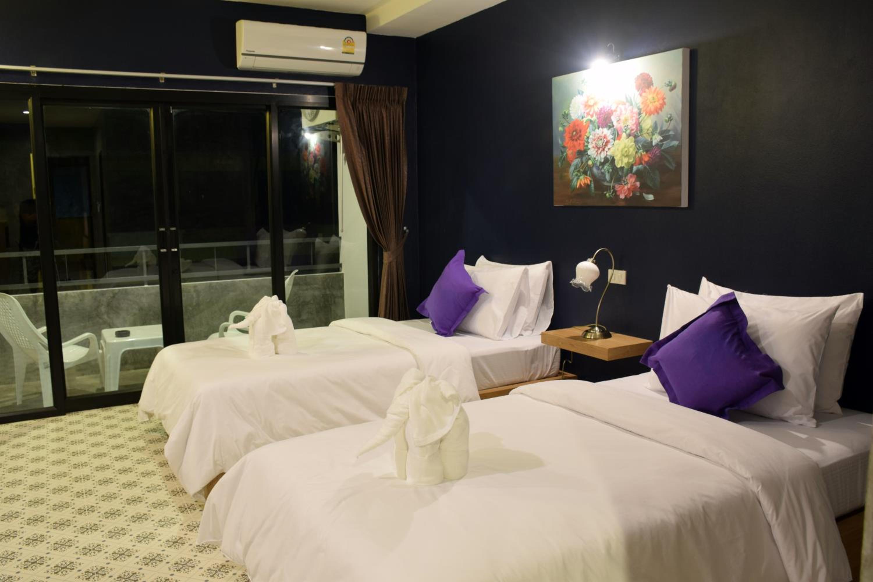 Twin Room with Terrace photo 2