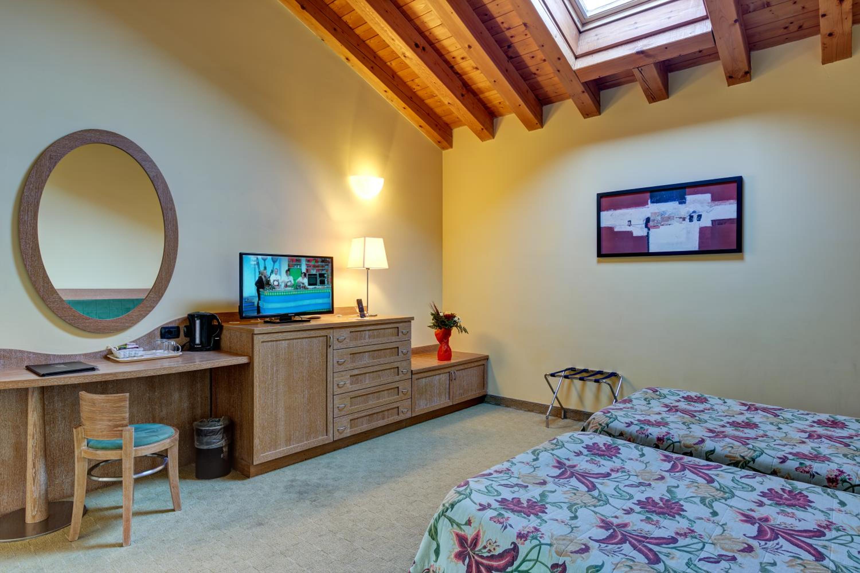 Superior Double or Twin Room - Photo 7