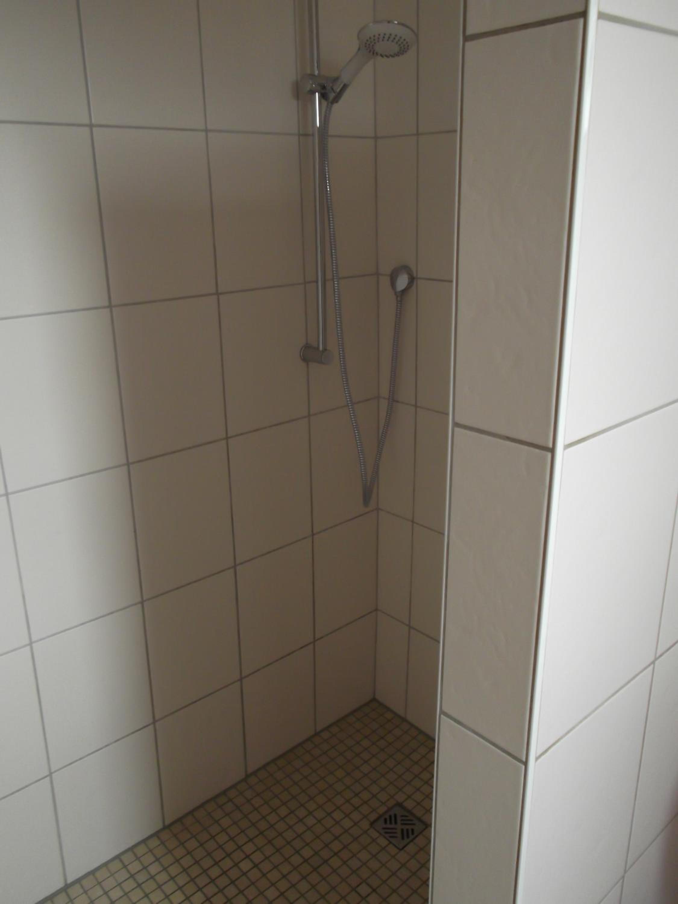 Apartment with Balcony - Photo 16