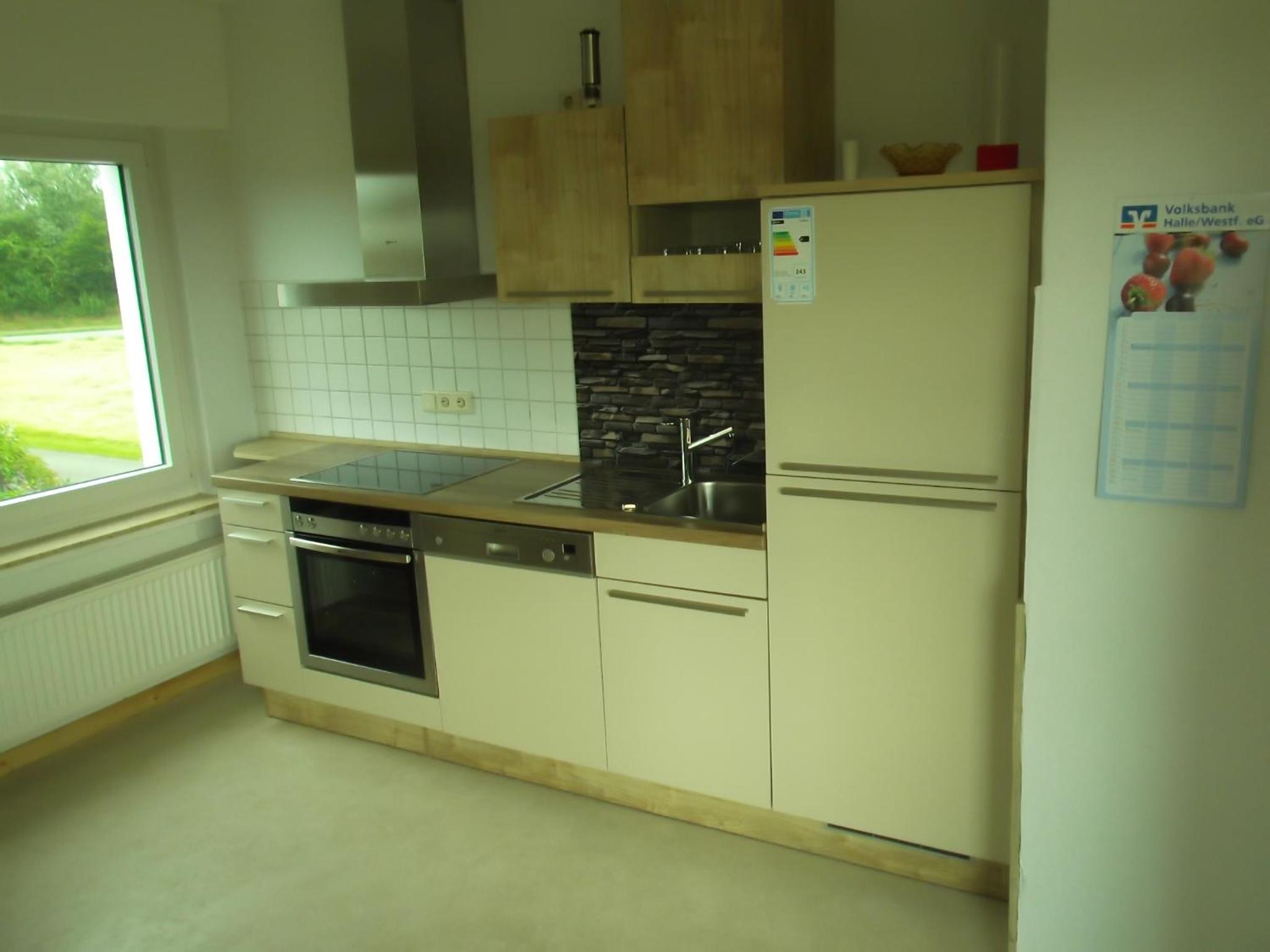 Apartment with Balcony - Photo 12