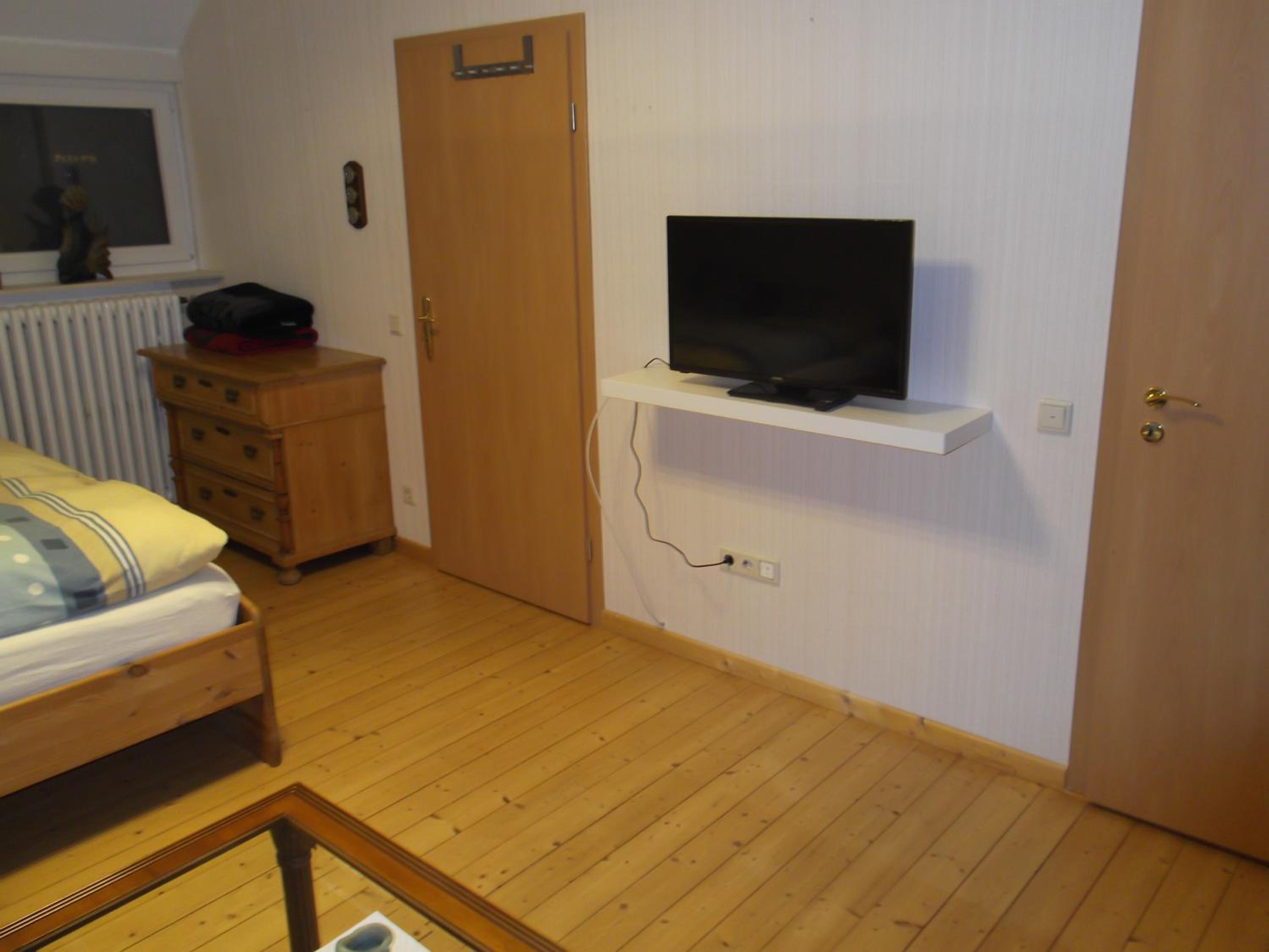 Apartment with Balcony - Photo 7