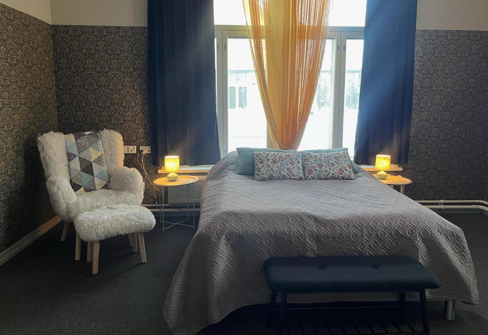 Double Room with Shared Bathroom photo 2