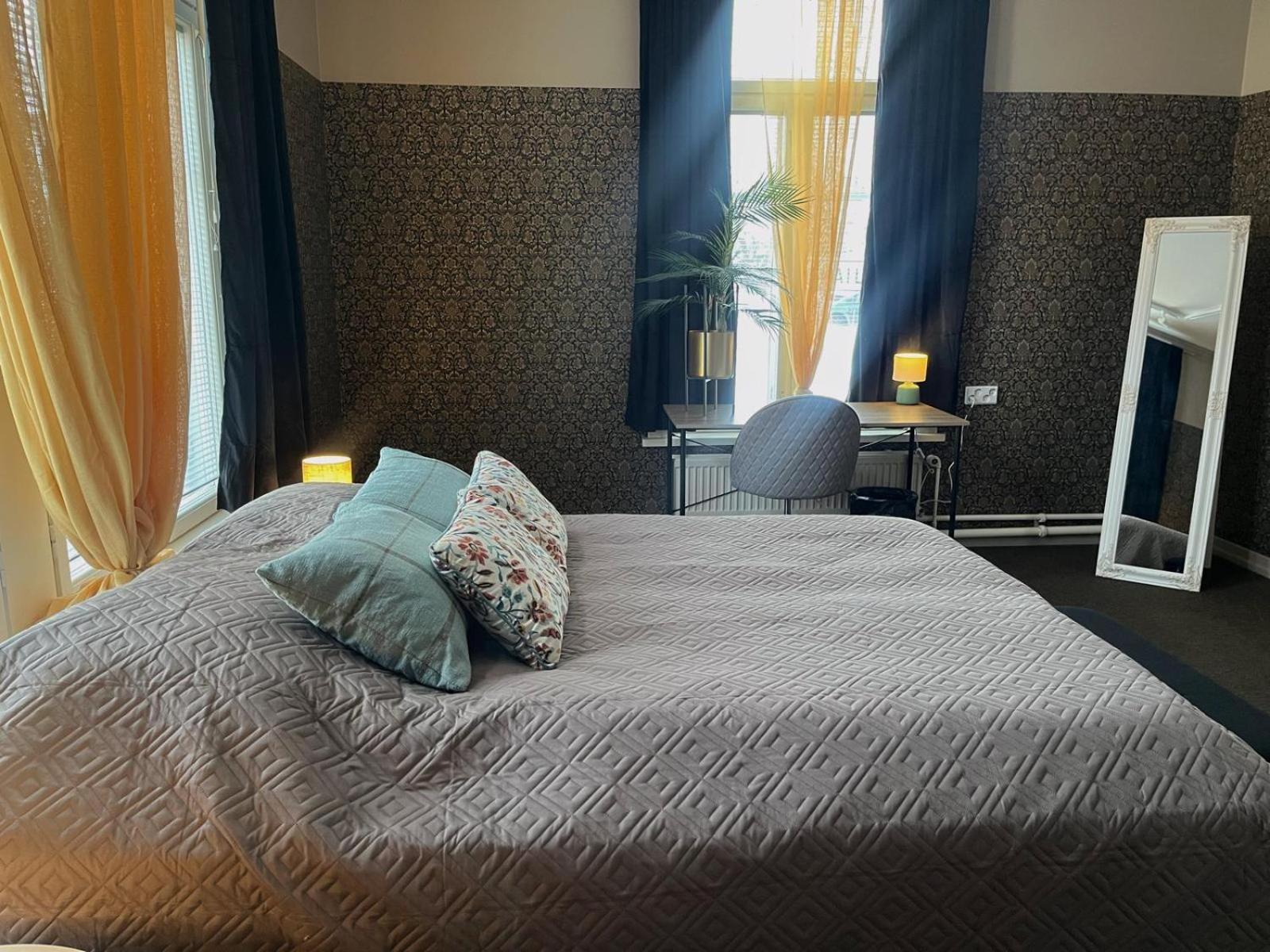 Double Room with Shared Bathroom photo 1