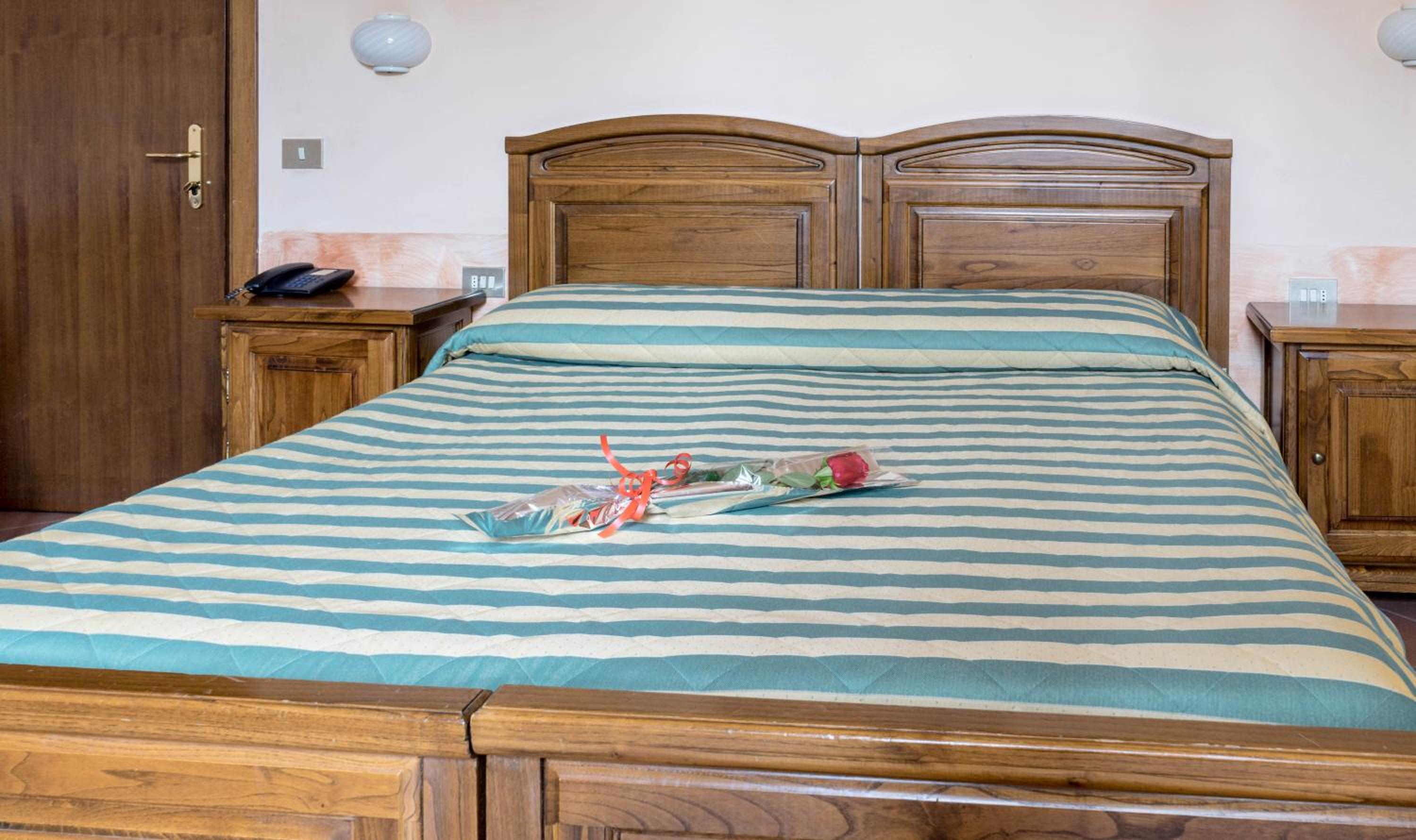 Double or Twin Room - Photo 4
