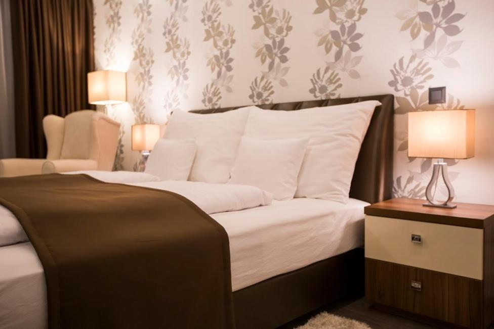 Double Room - Photo 5