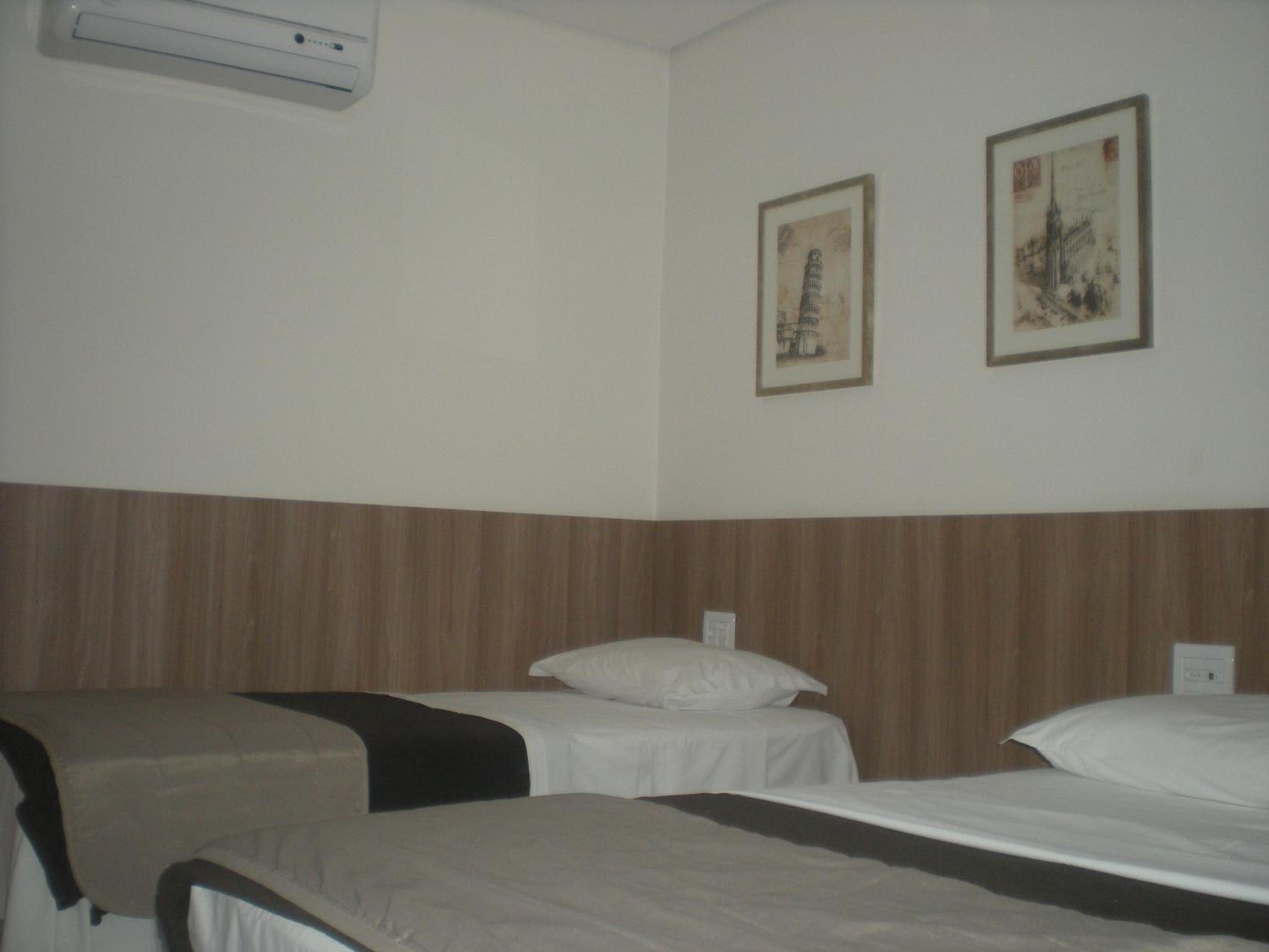 King Room with Roll-In Shower - Disability Access