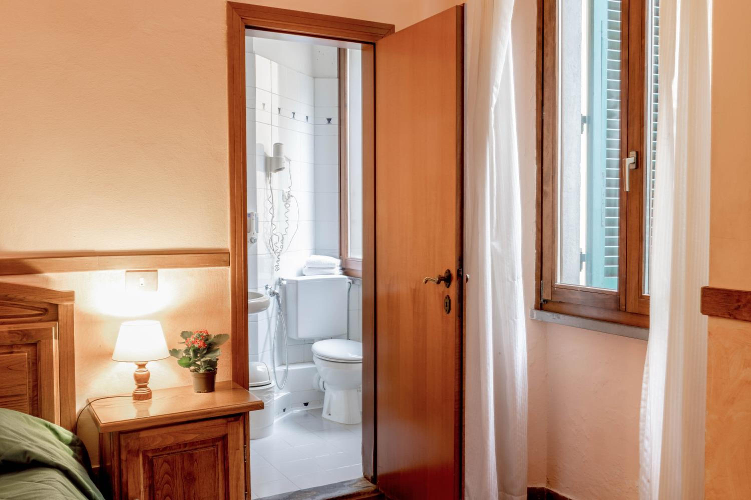 Triple Room - Photo 8