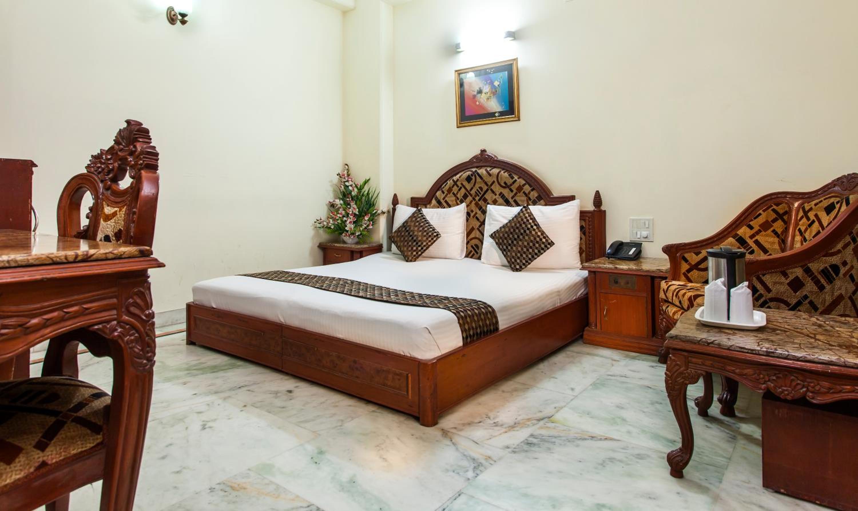  Value Room - Photo 1