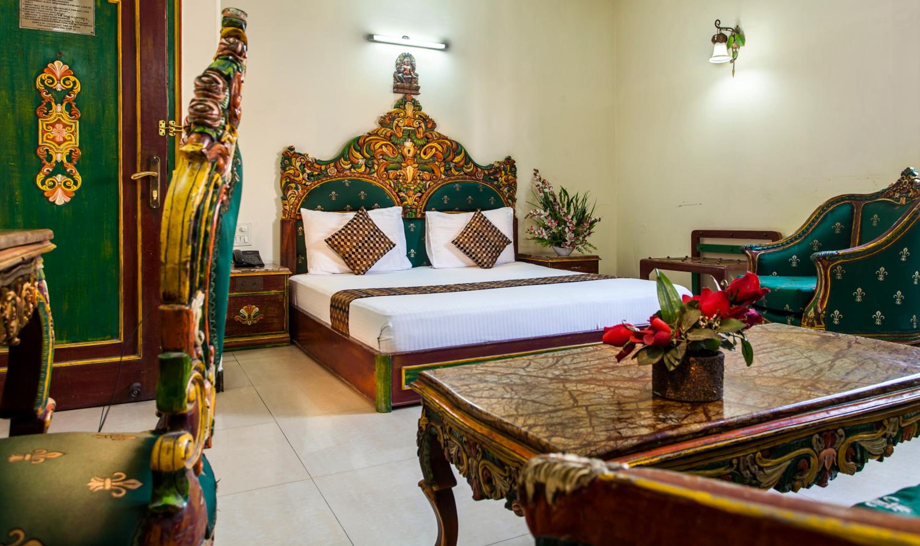 Deluxe Room - Photo 7