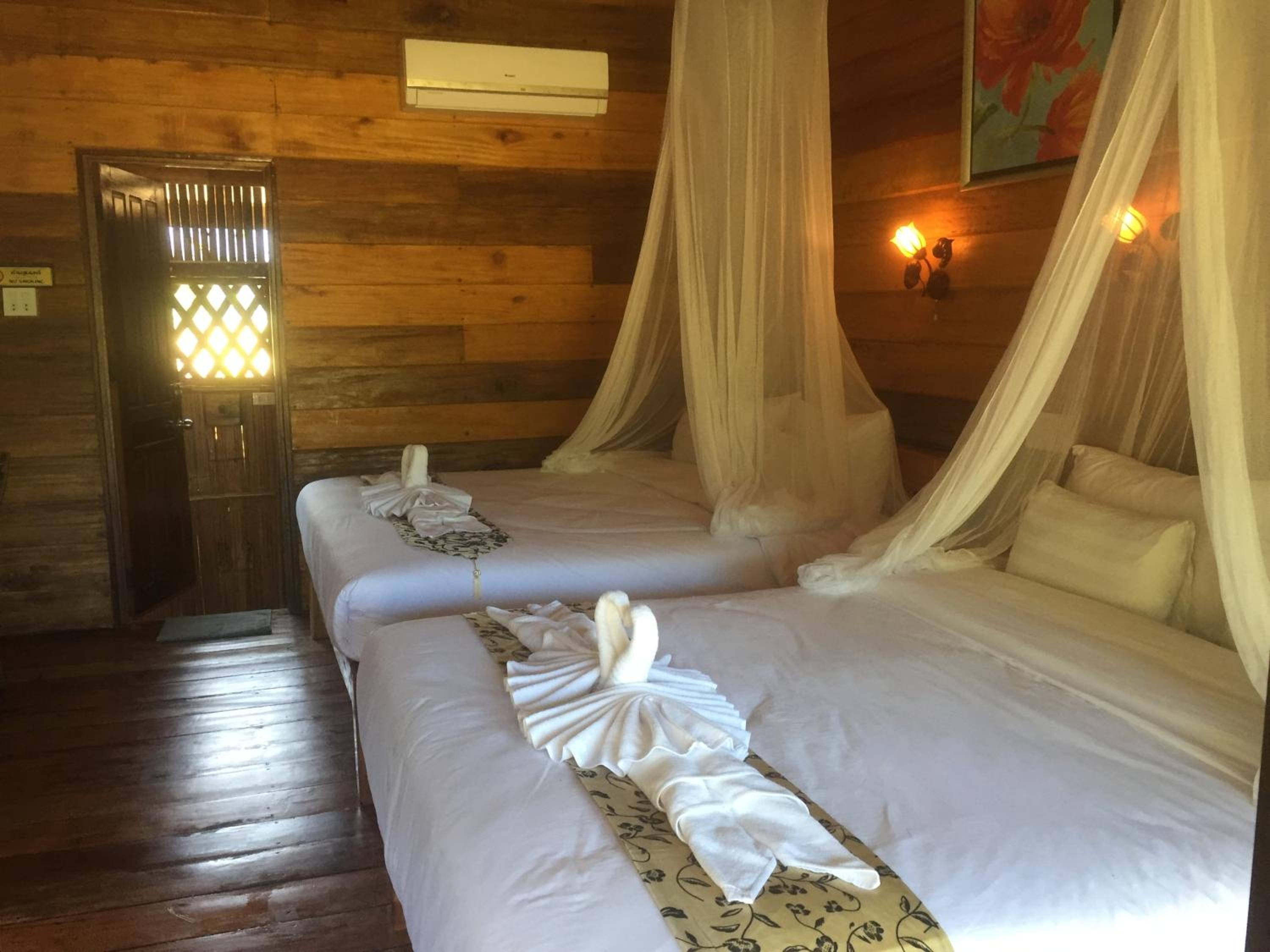 Deluxe Bungalow photo 3