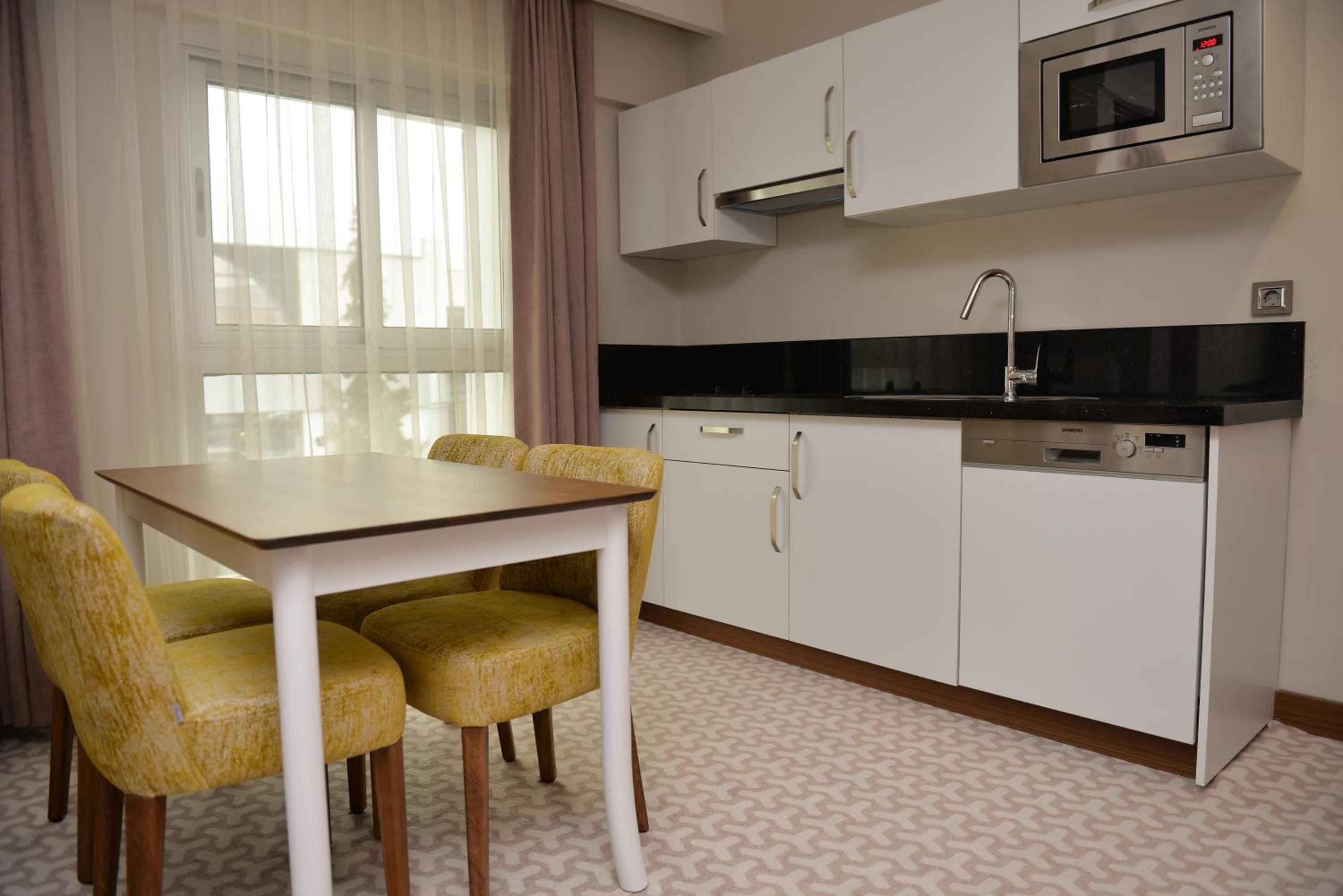 Deluxe Double Studio - Photo 6