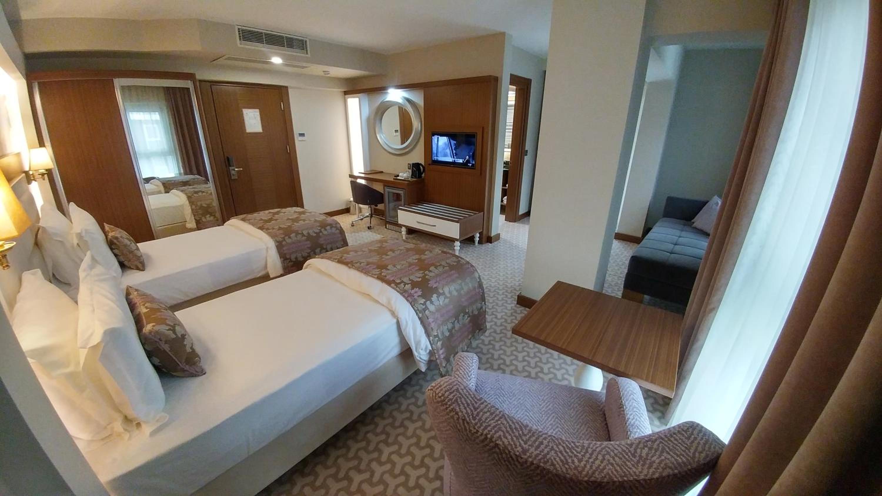 Family Double Room - Photo 4