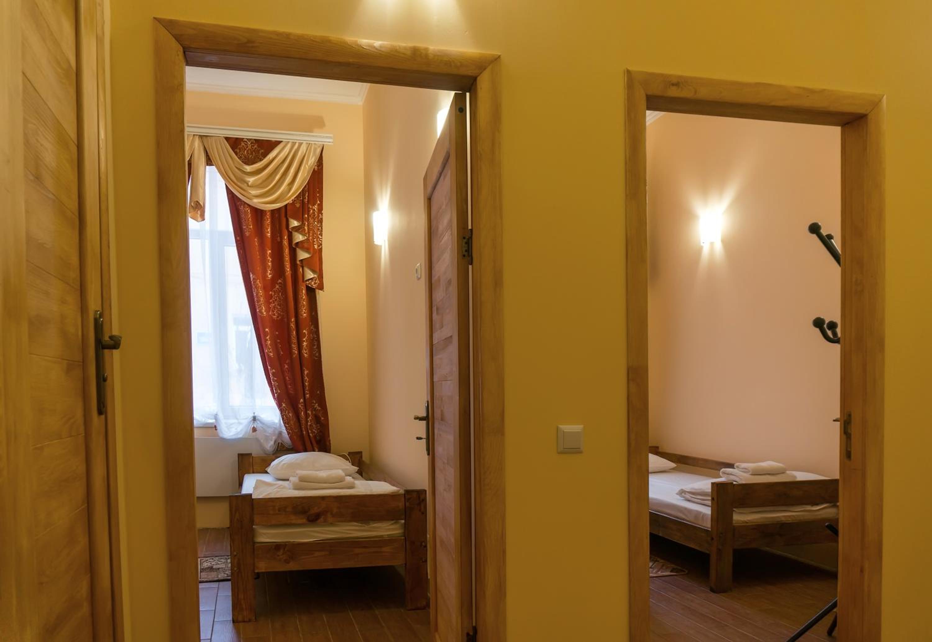 Twin Room with Shared Bathroom photo 1