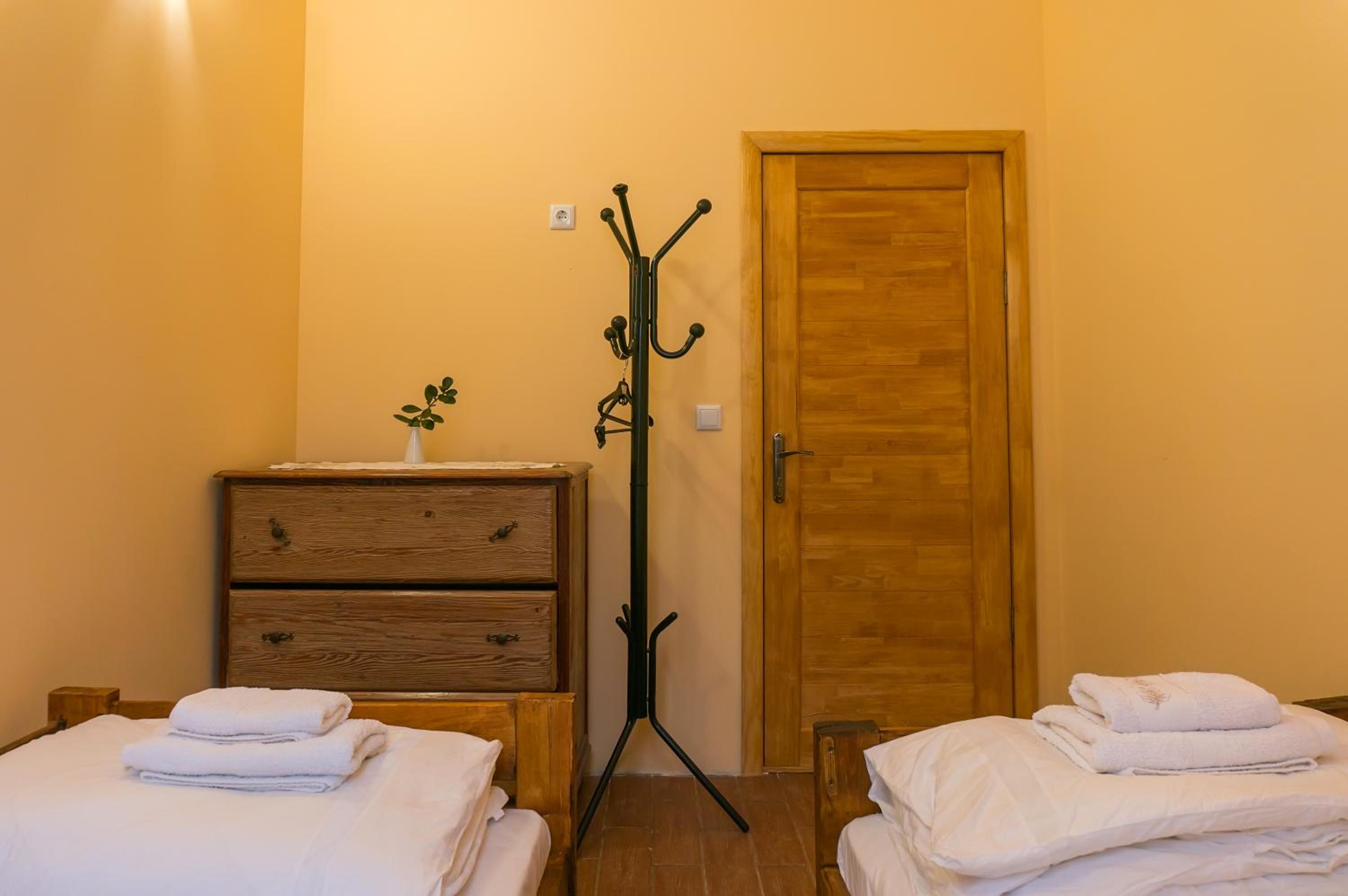 Twin Room with Shared Bathroom photo 3