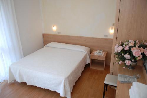 Double Room with Balcony - Photo 2