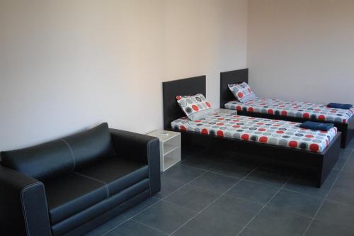 One-Bedroom Apartment - Annex photo 2