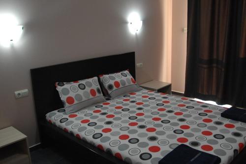 One-Bedroom Apartment - Annex photo 1