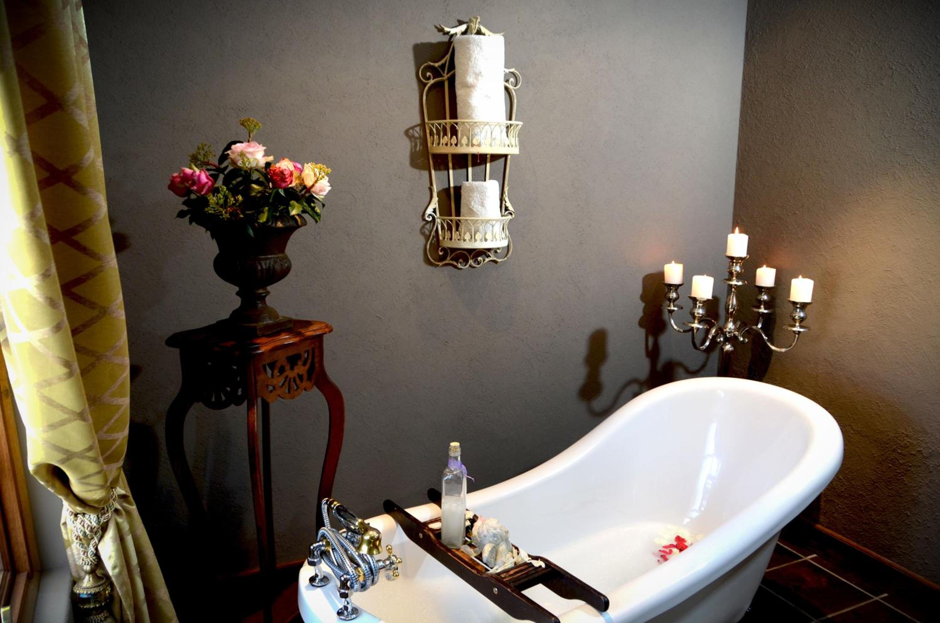 Executive Suite - Photo 15