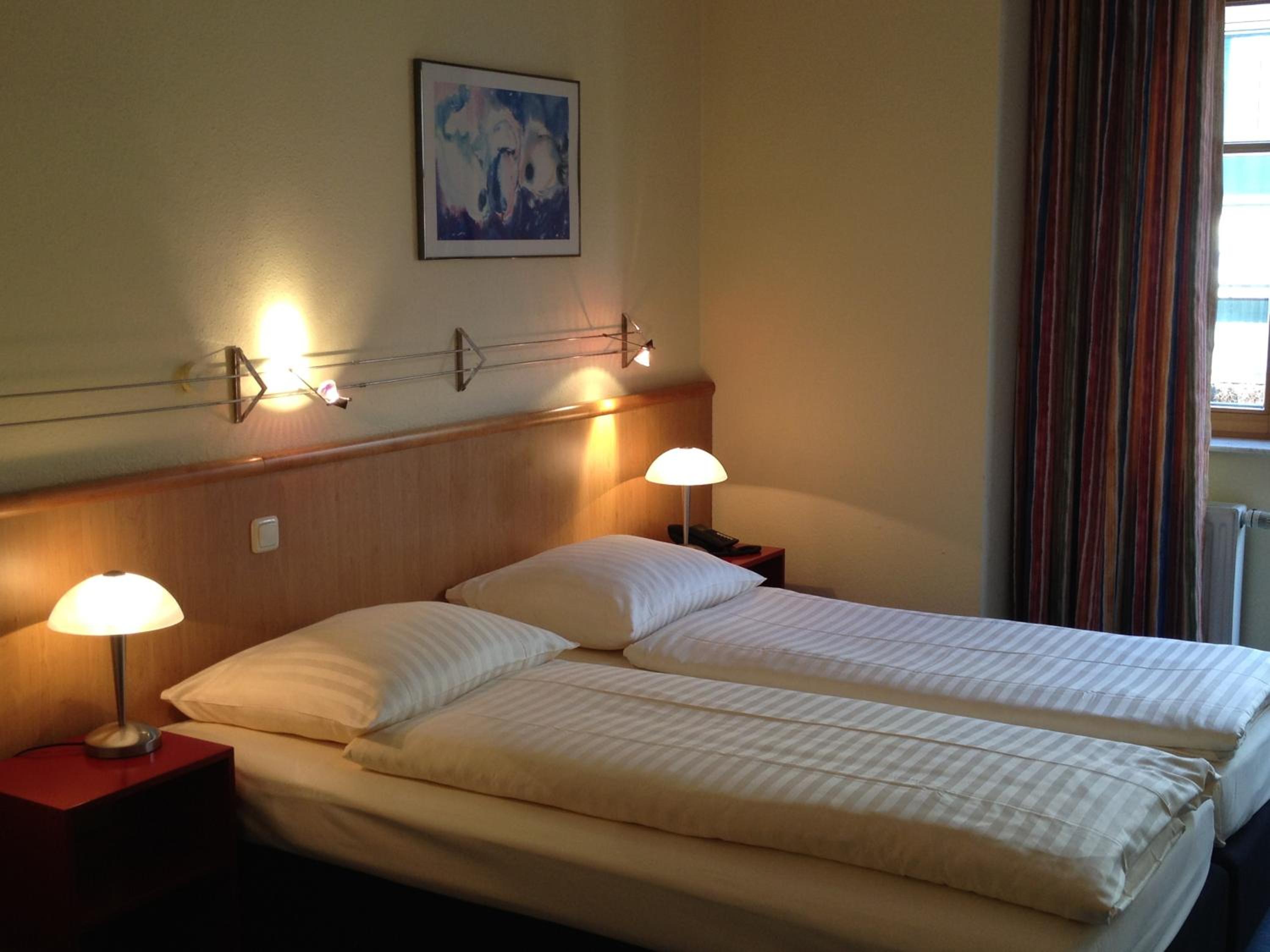 Double or Twin Room - Photo 5