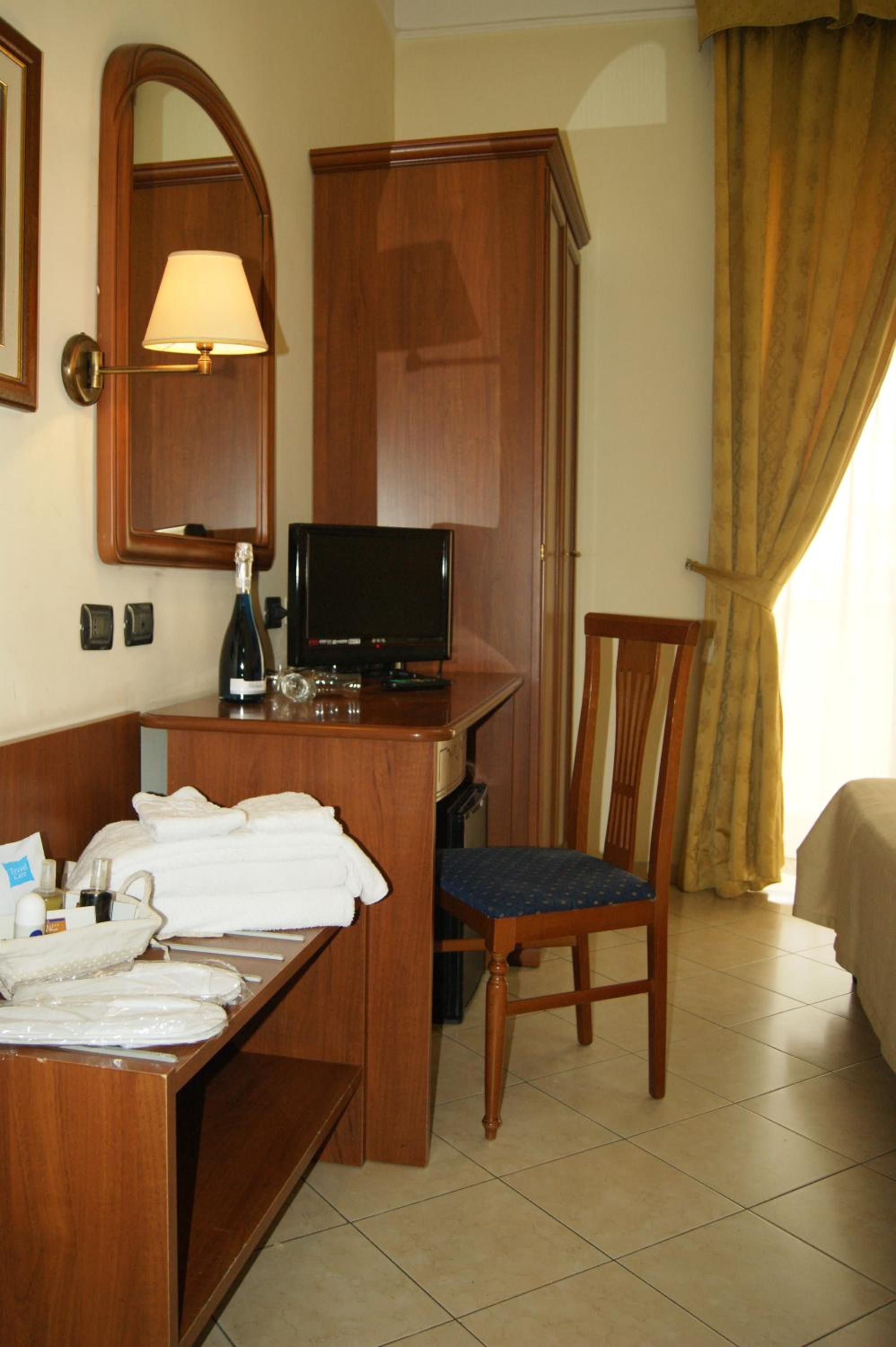 Single Room photo 3