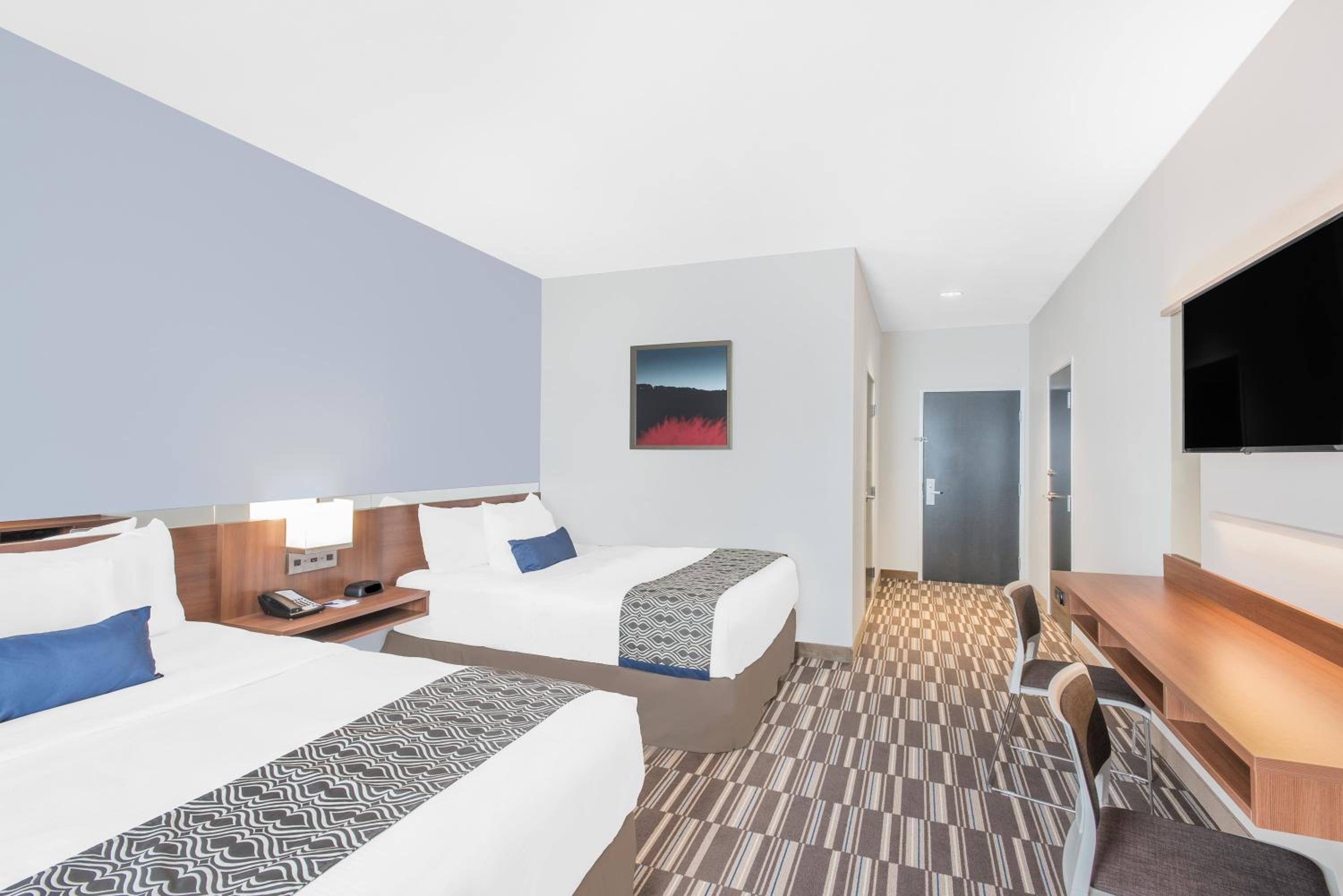 Two Queen Beds - Disability Accessible/Non-Smoking photo 1