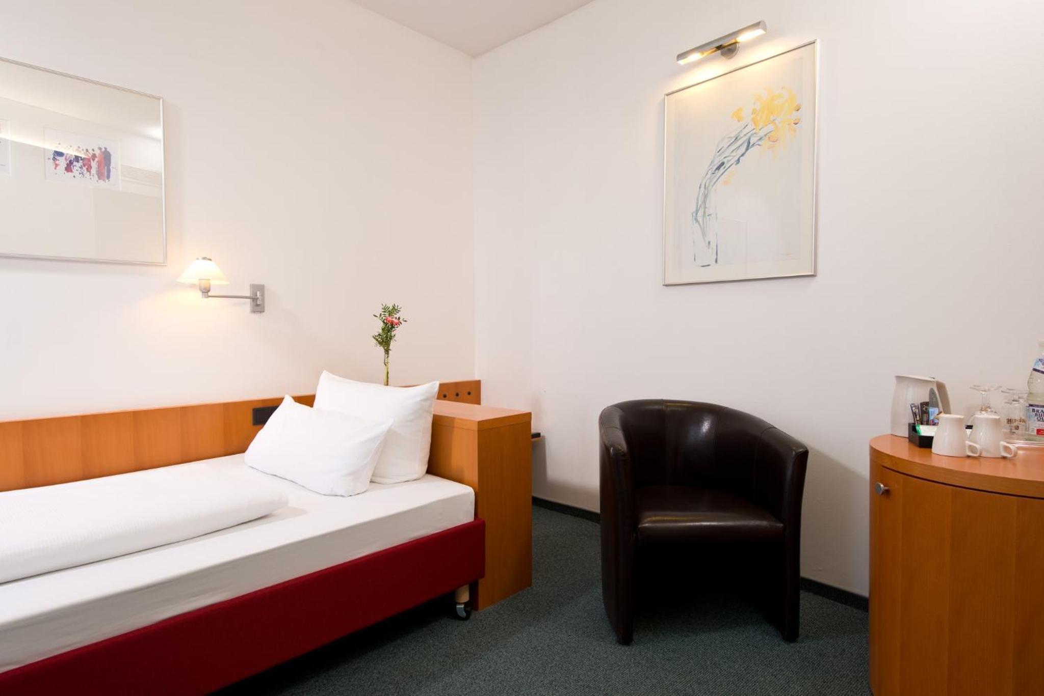 Single Room photo 3