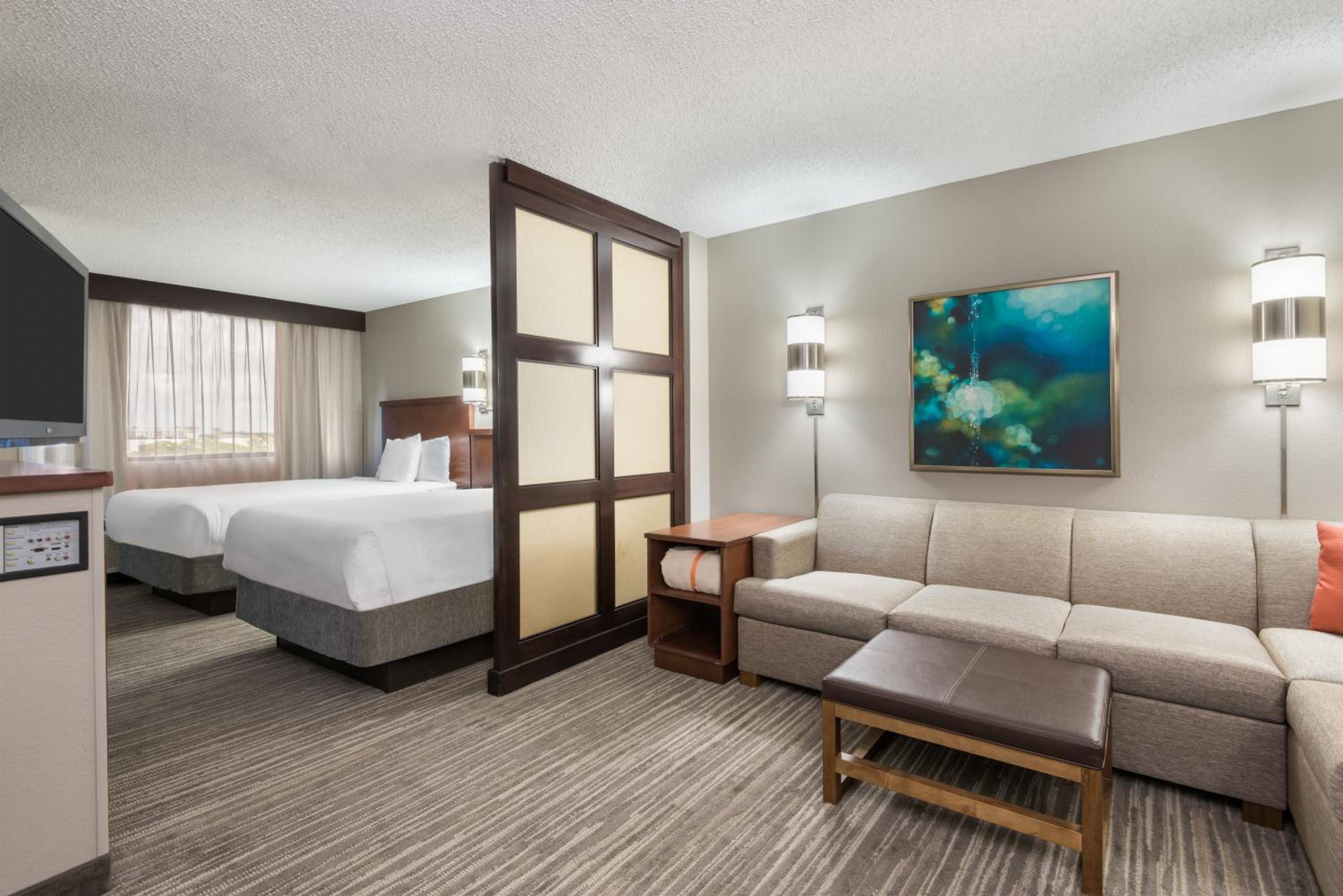 Double Room with Two Double Beds and Sofa Bed - Photo 9
