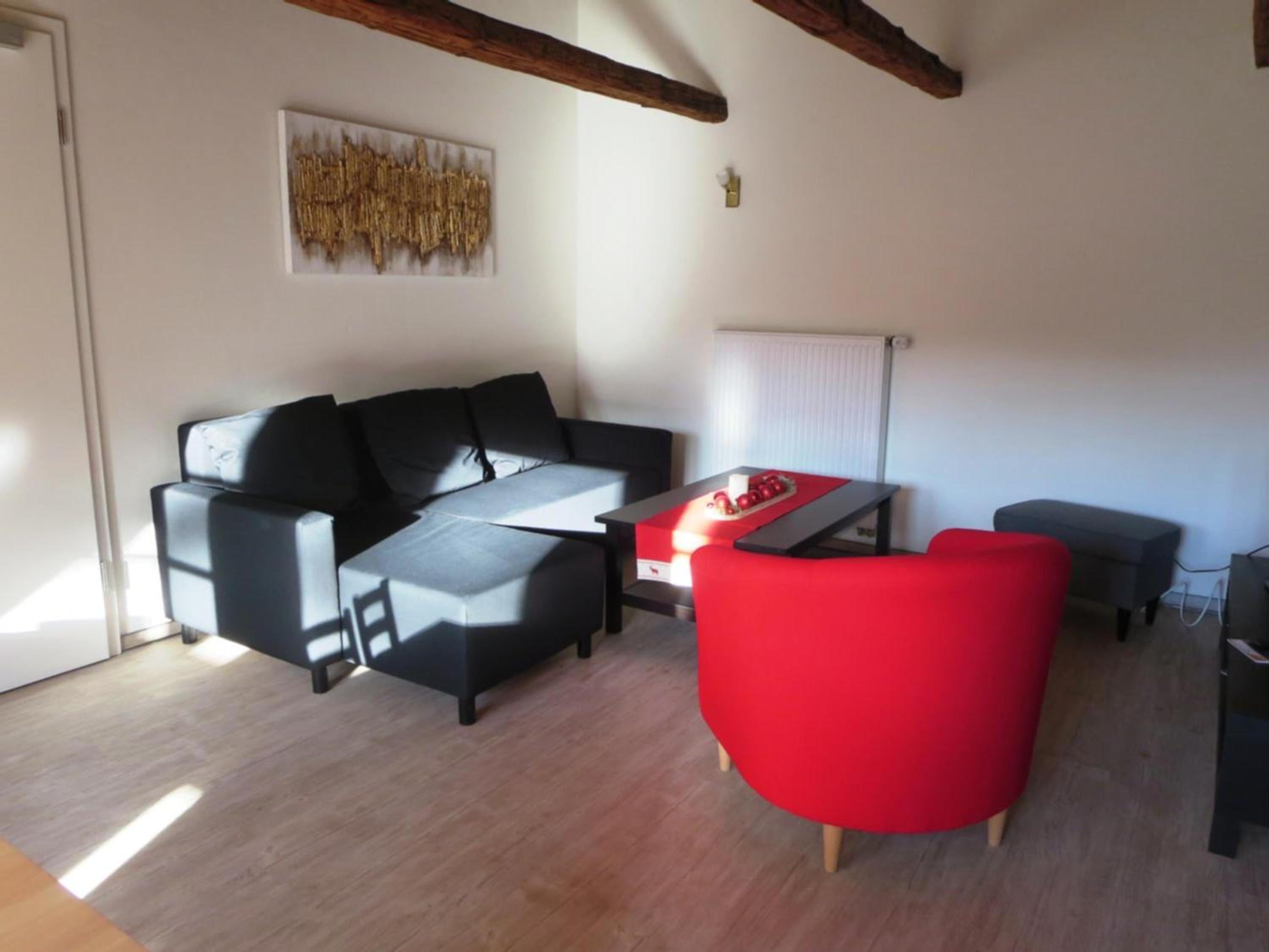 Apartment 4 photo 3
