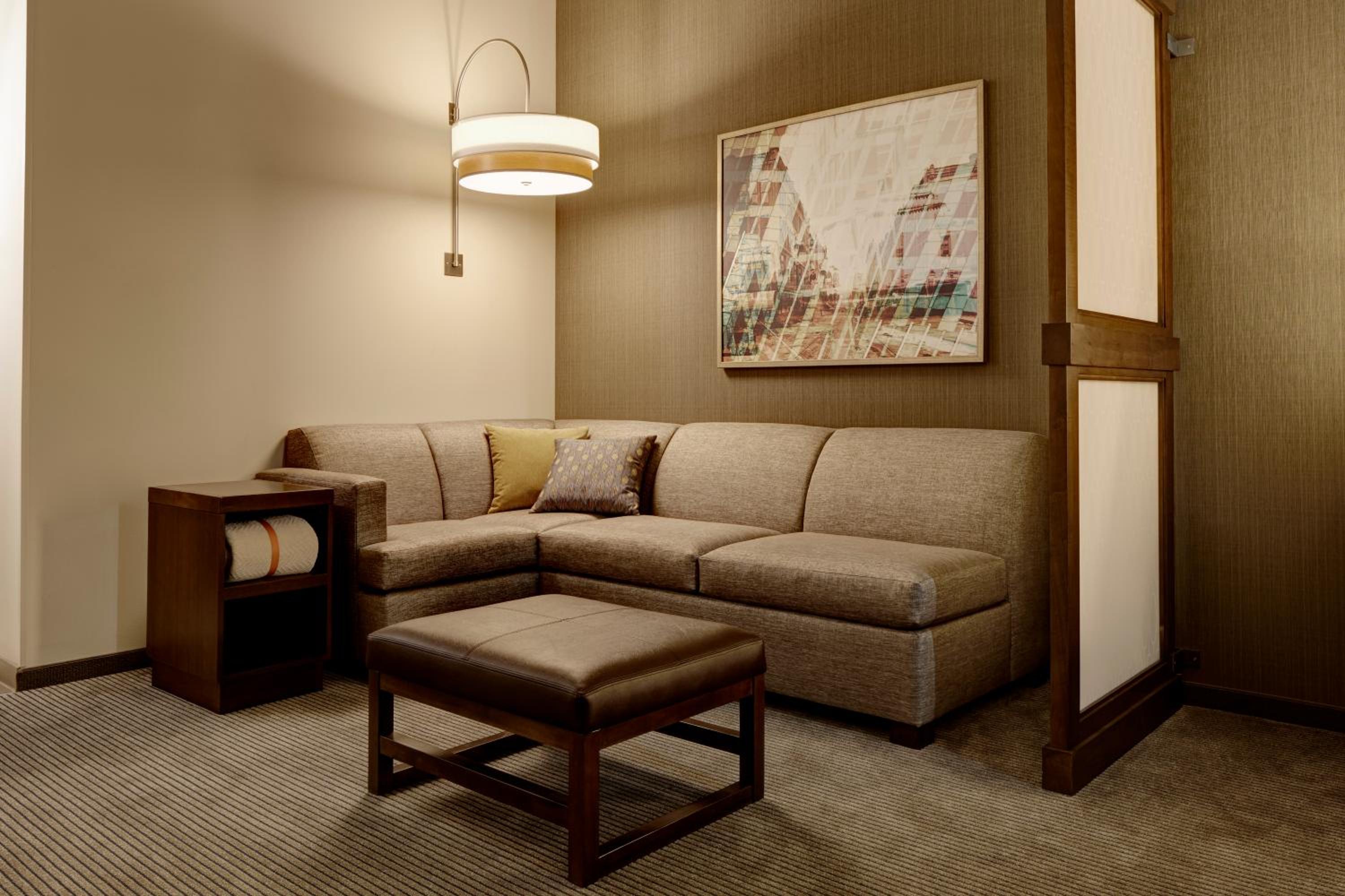 Queen Room with Sofa Bed - High Floor  photo 3