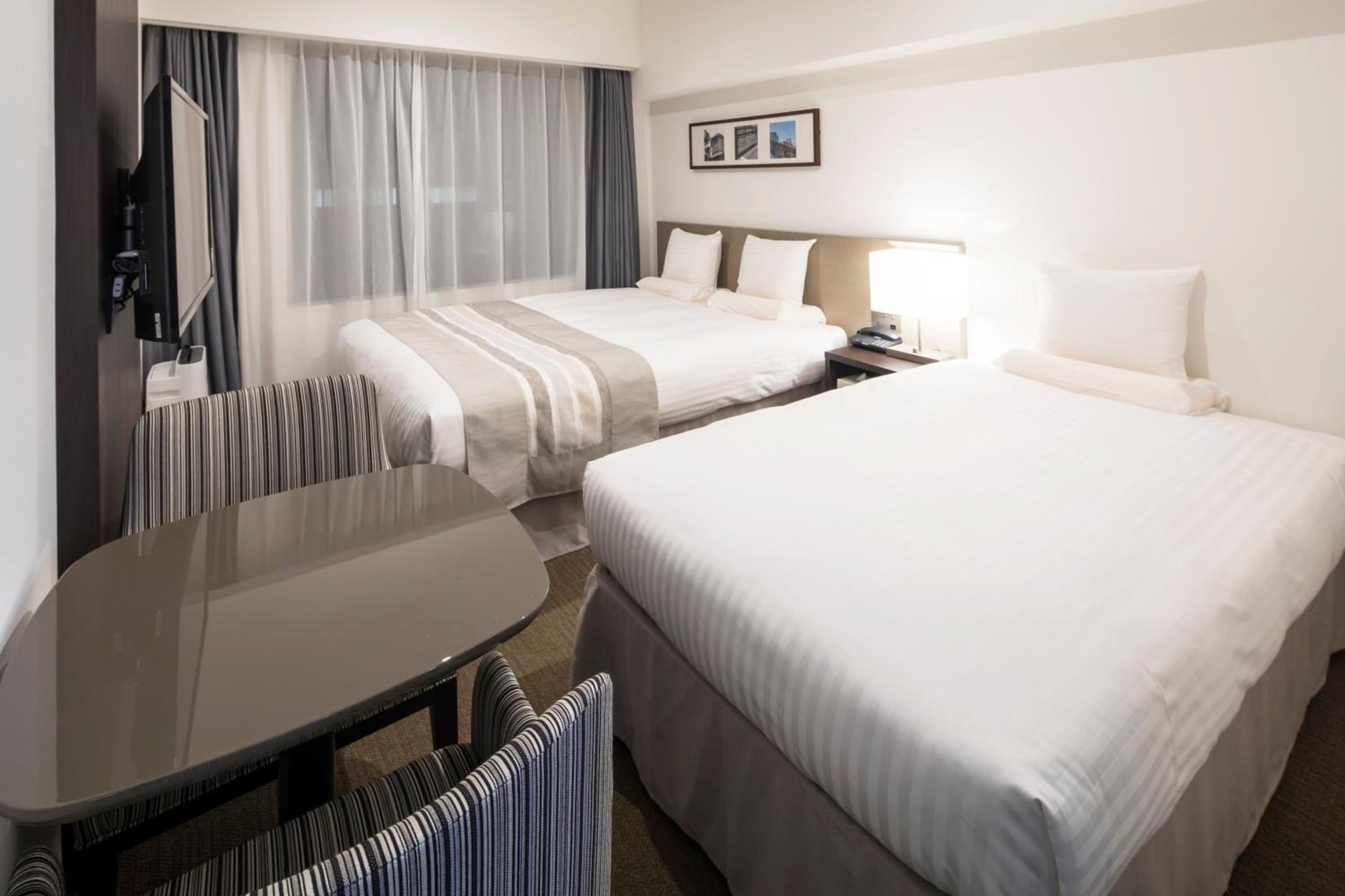 Comfort Queen Room with Sofa Bed - Non-Smoking photo 1