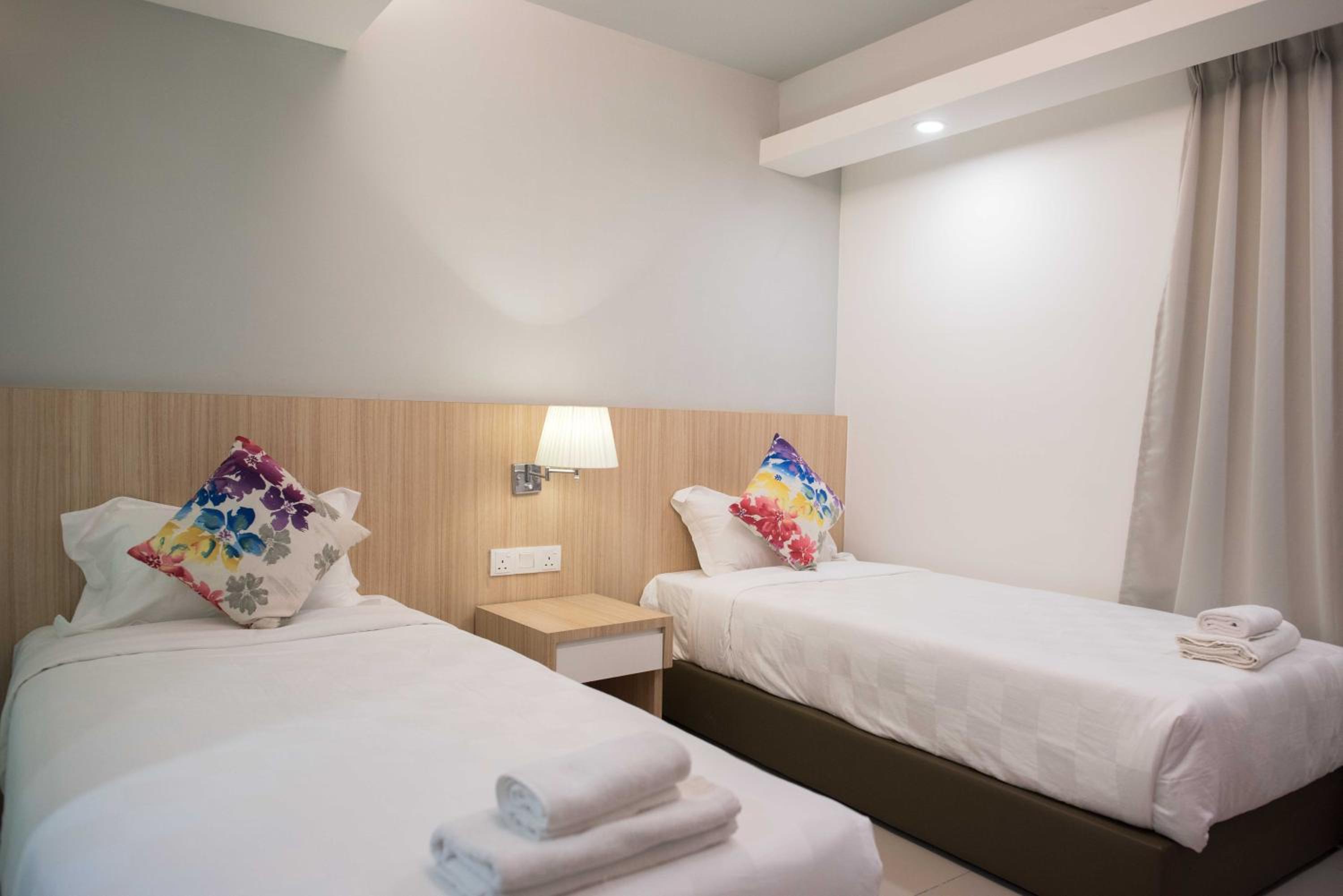 Standard Twin Room - Photo 3