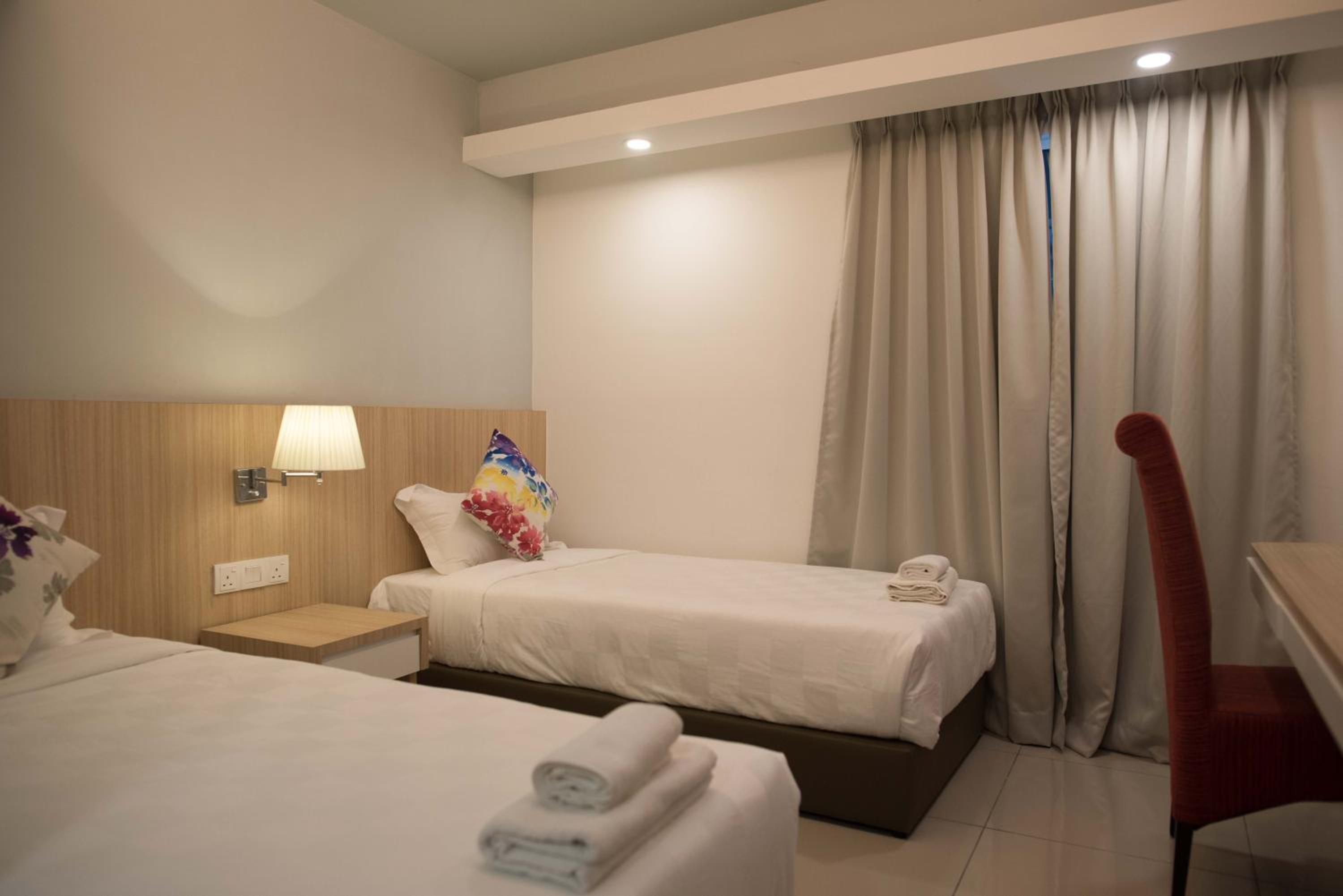 Standard Twin Room - Photo 5