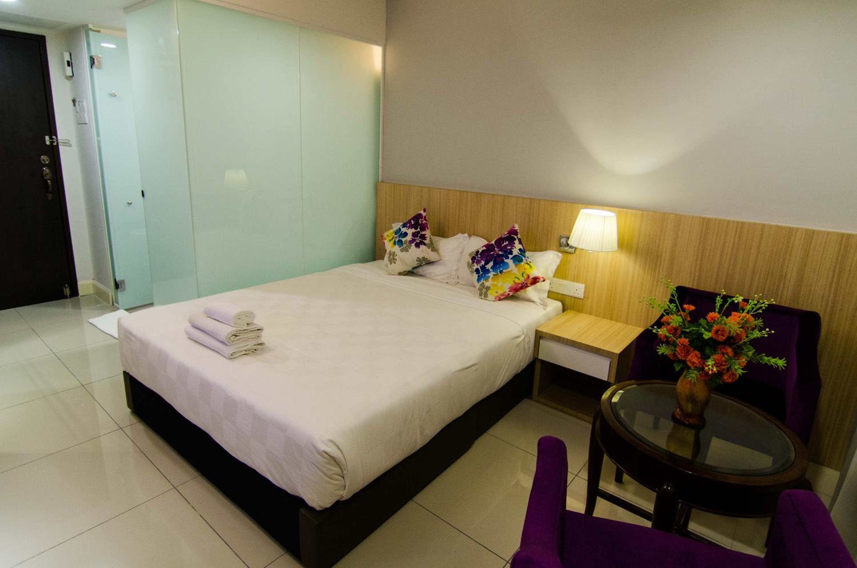 Deluxe Queen Room - Photo 3