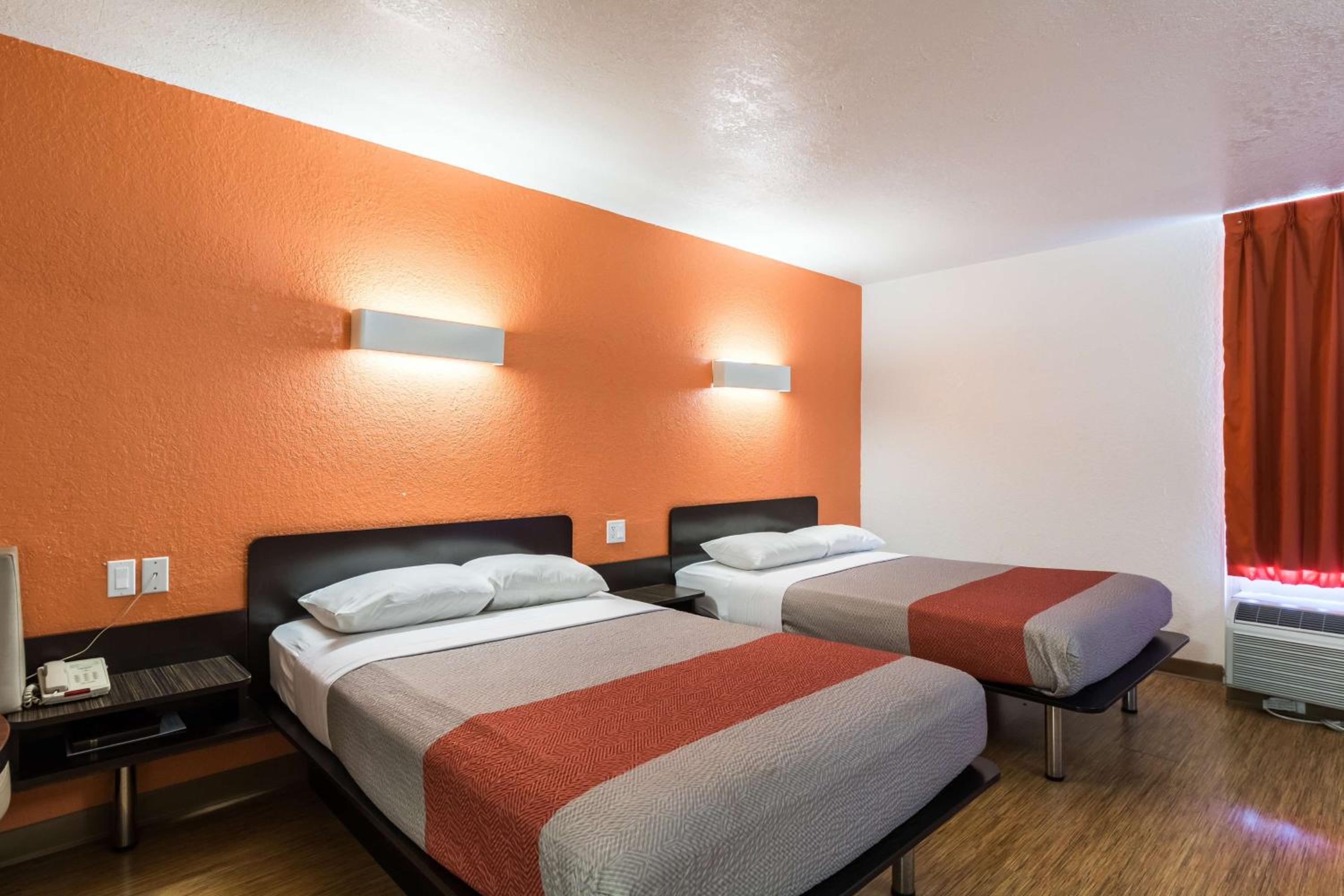 Quadruple Room - Disability Access - Non-Smoking - Photo 1