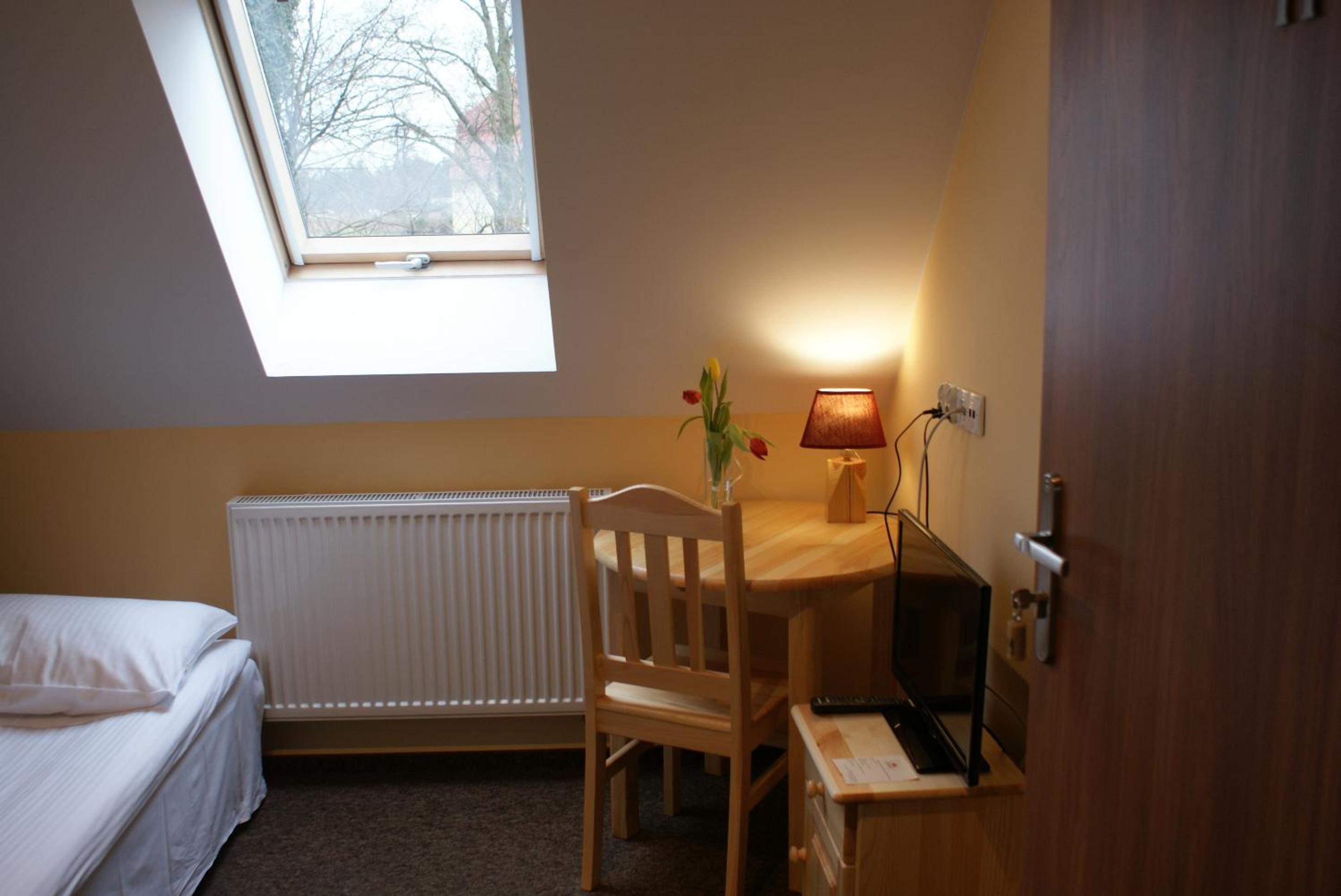 Single Room photo 3