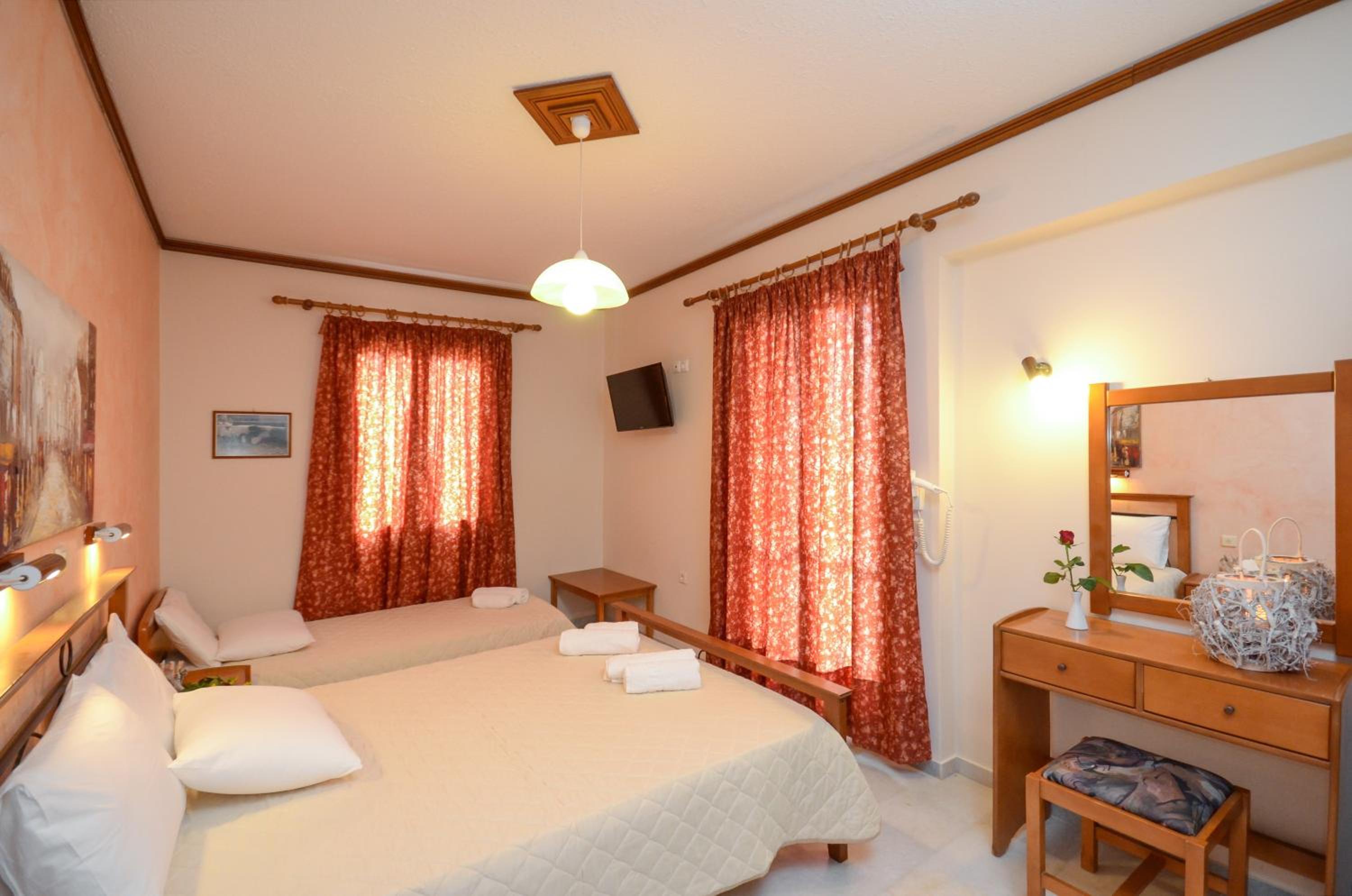 Studio (3 Adults) - Photo 1