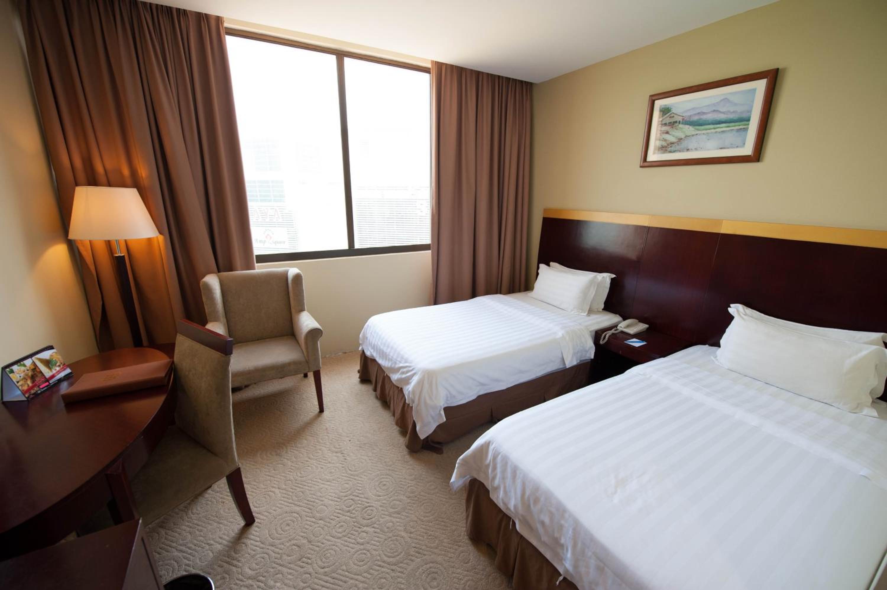 Deluxe Double or Twin Room photo 2