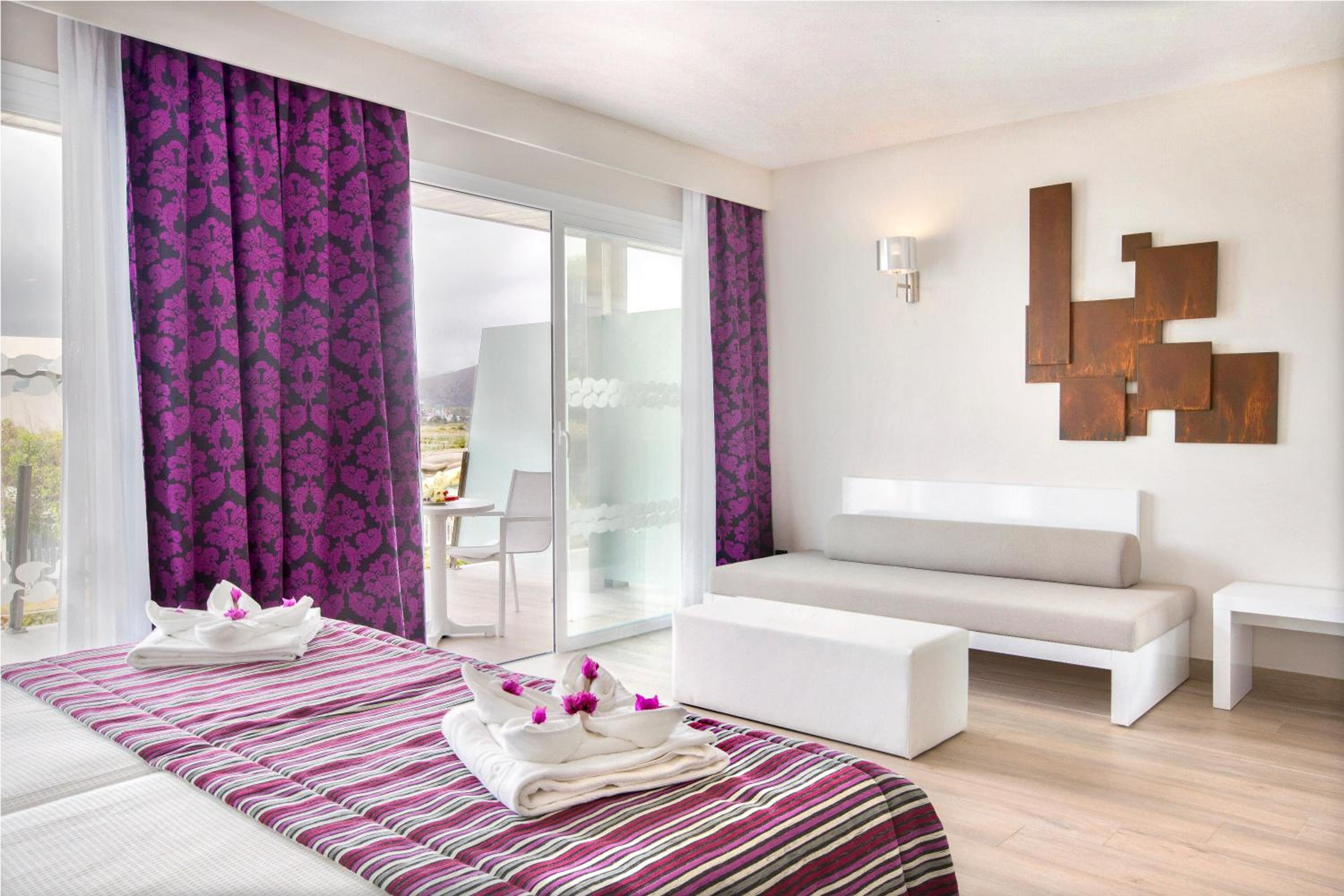 Suite Junior (2 Adultos + 1 Niño)