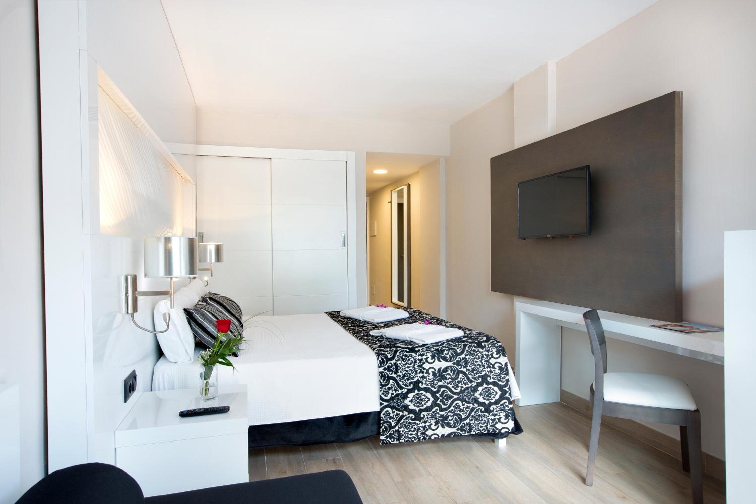 Junior Suite (2 Adults + 1 Child) photo 2