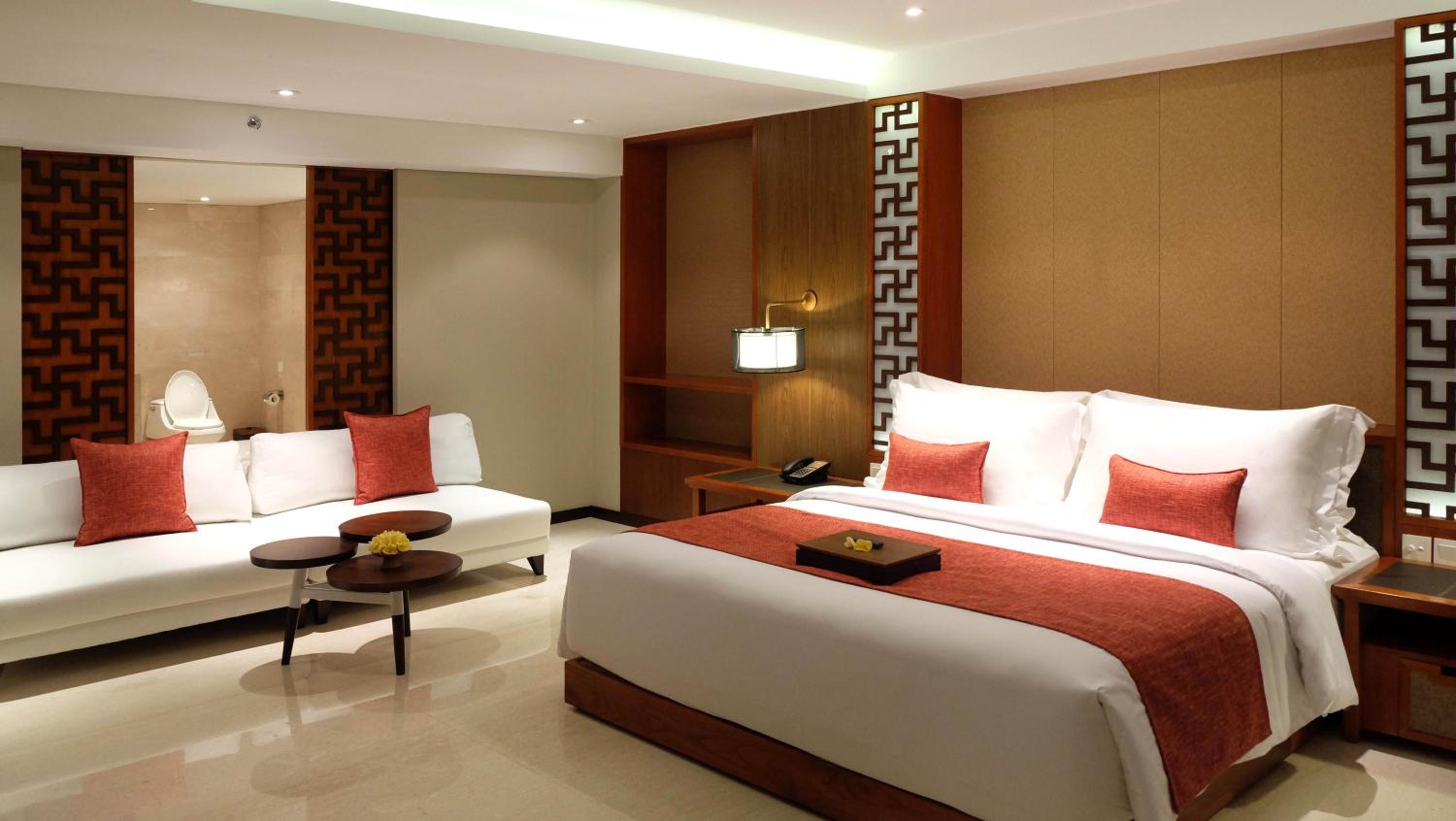 Junior Suite Double Bed With Airport Transfer (Drop-Off)