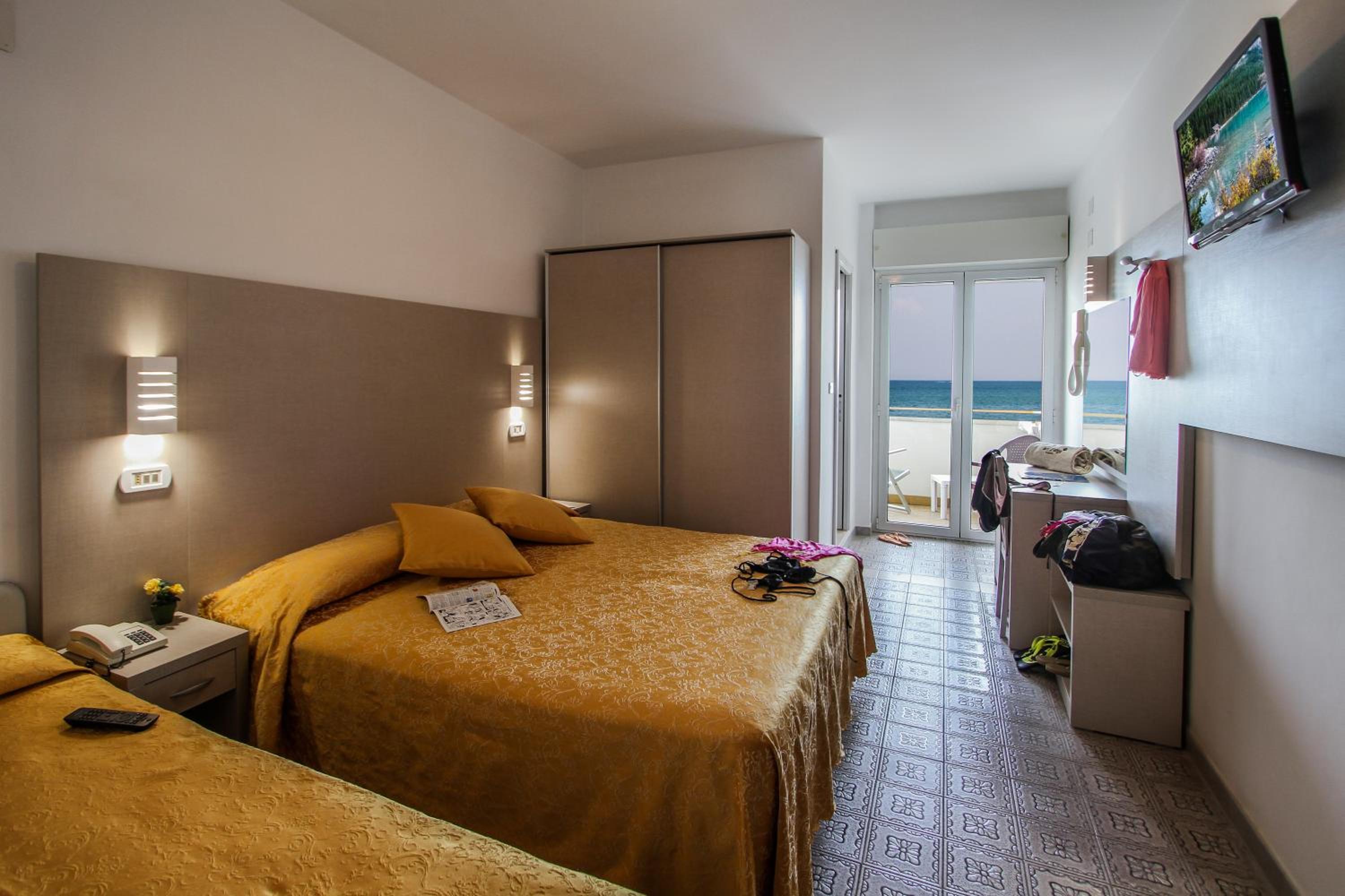 Quadruple Room with Balcony and Front Sea View