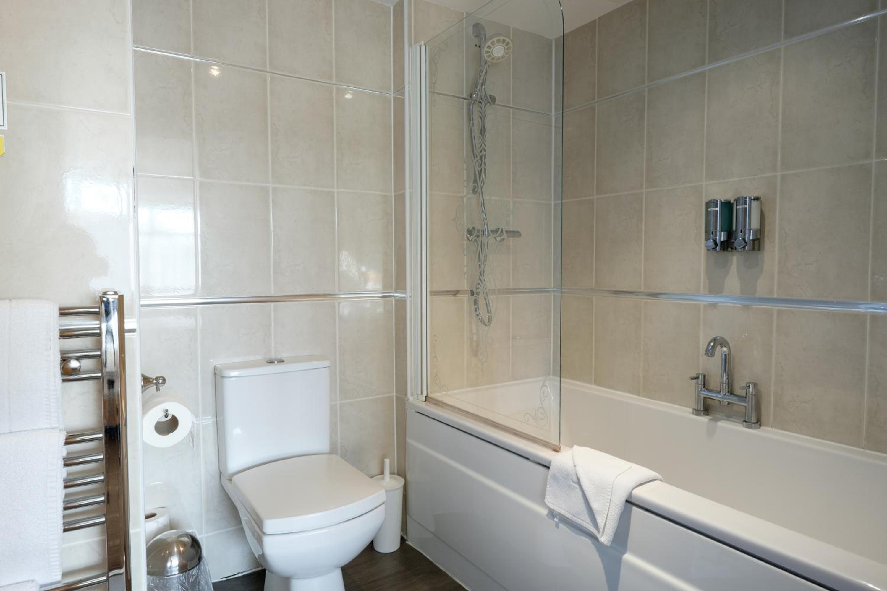 Twin Room - Photo 3