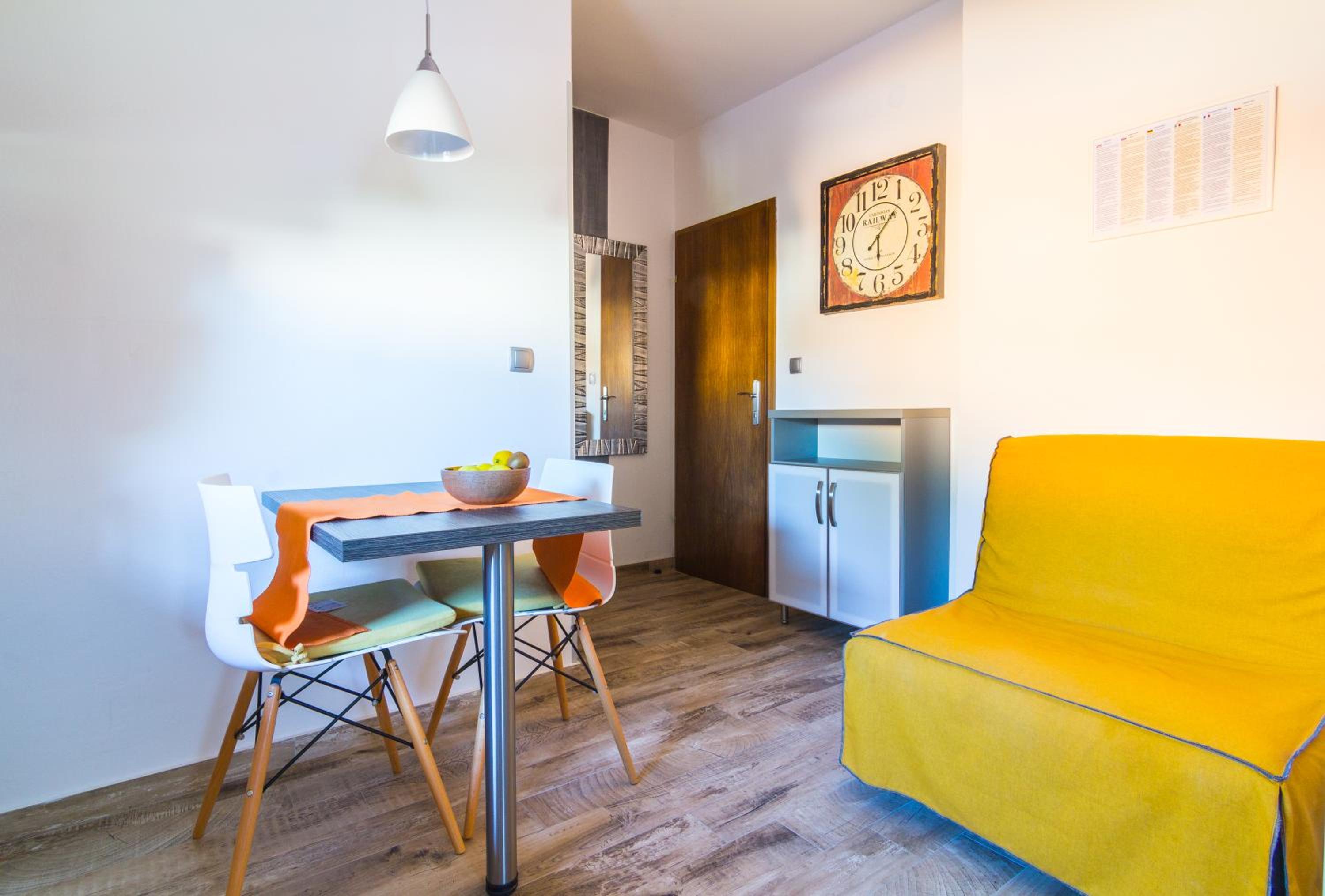 Apartment with Balcony photo 3