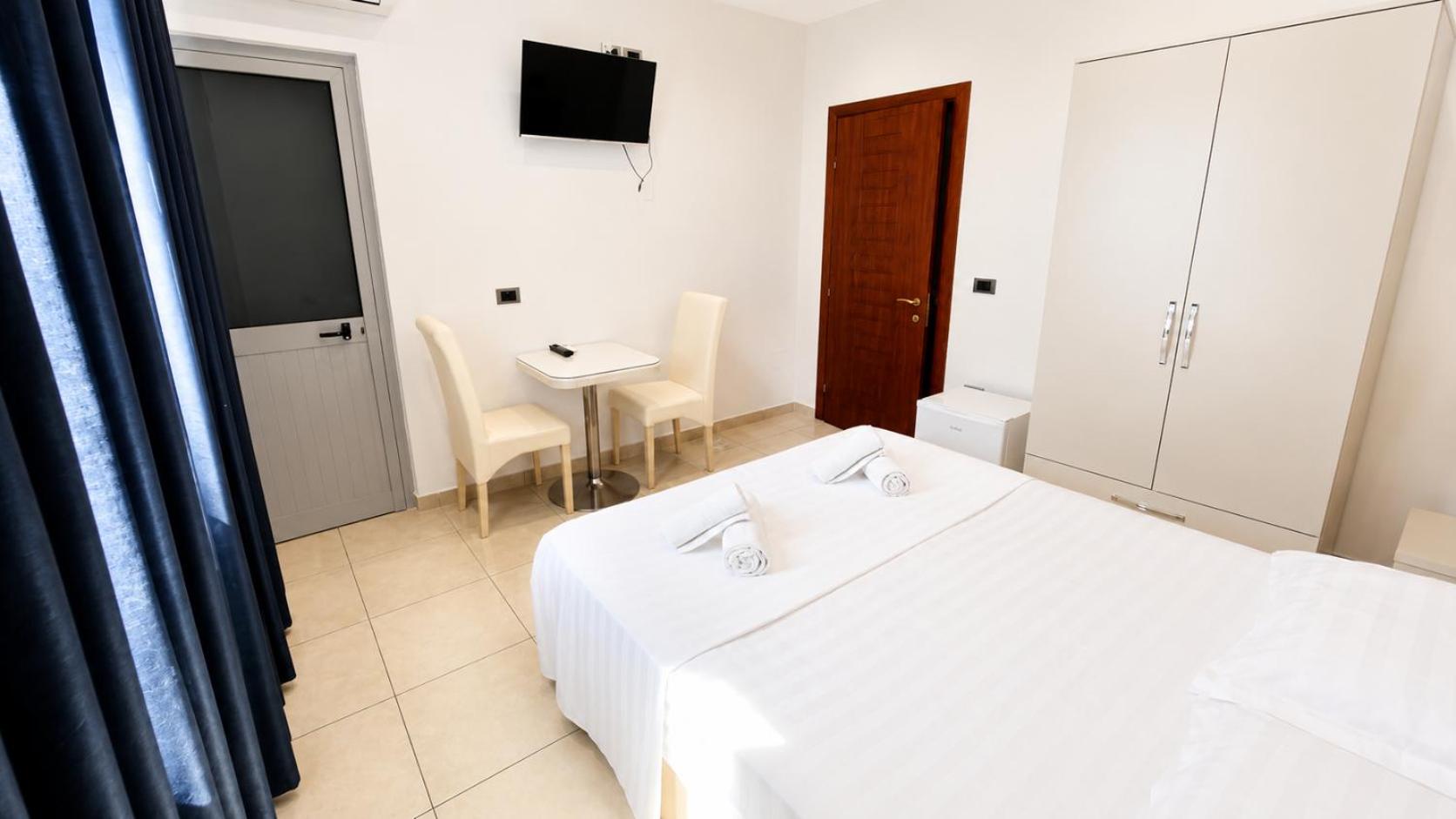 Budget Double Room photo 2
