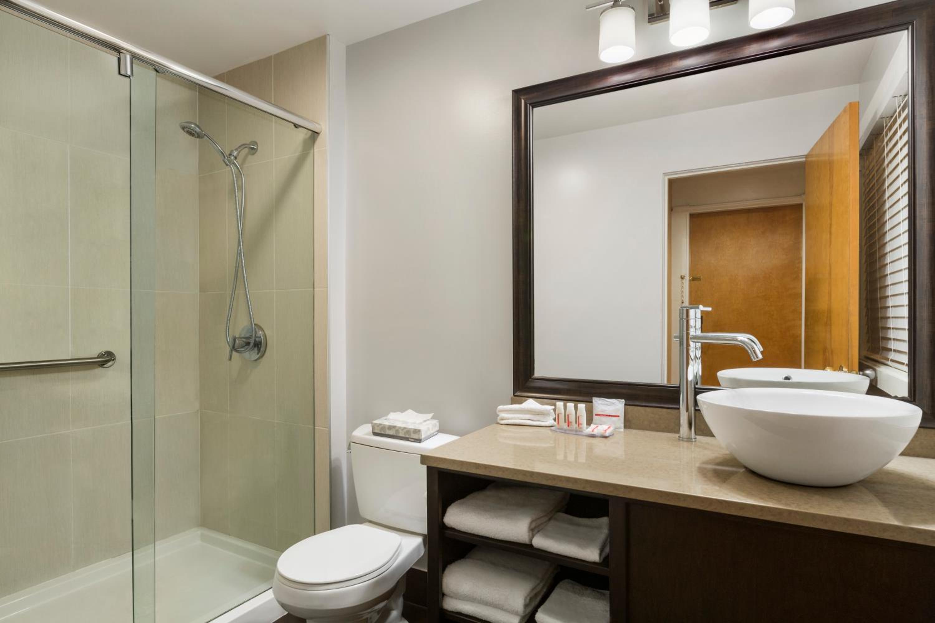 Double Room with Two Double Beds - Non-Smoking - Photo 4