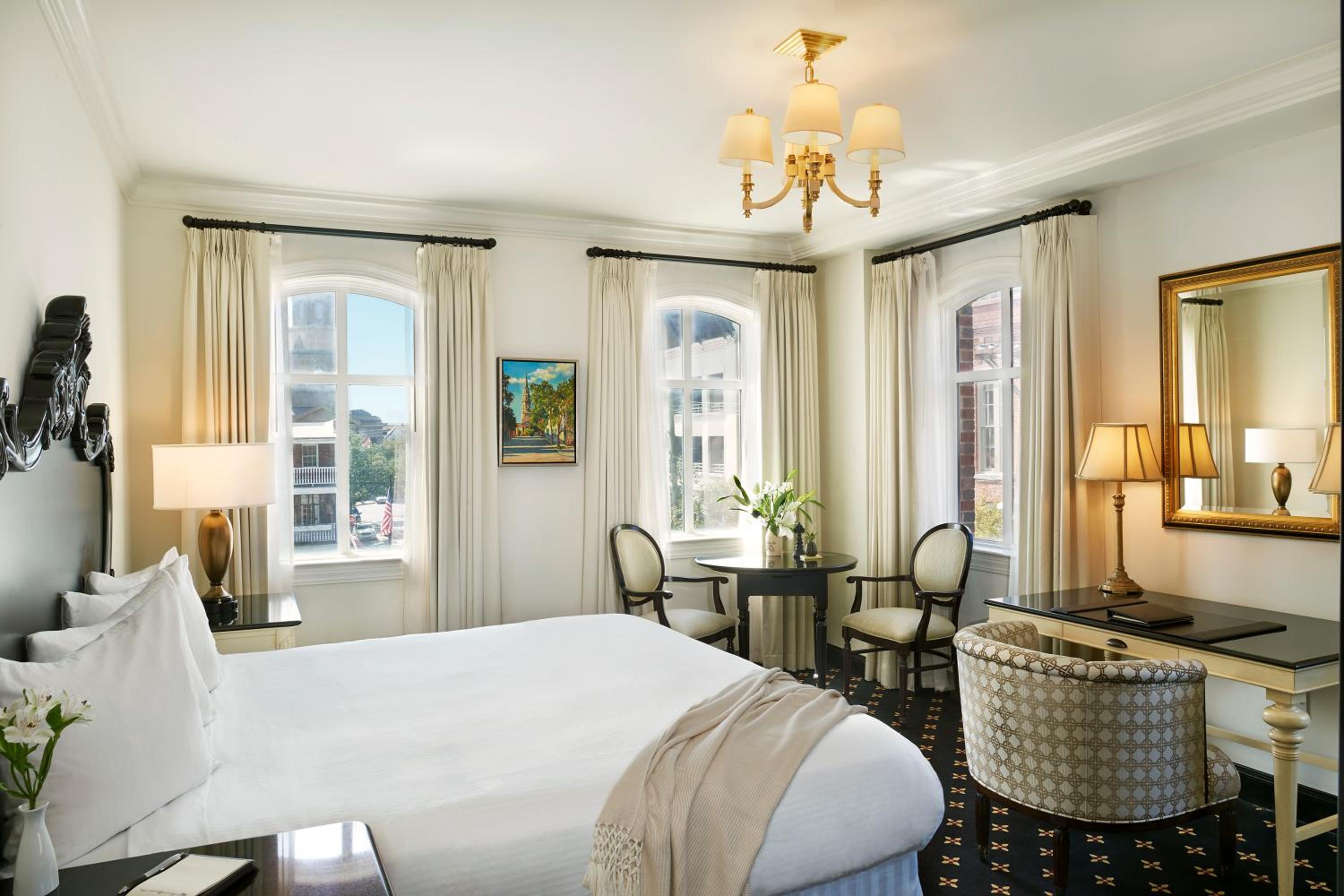 Luxury King Suite with Balcony - Photo 1