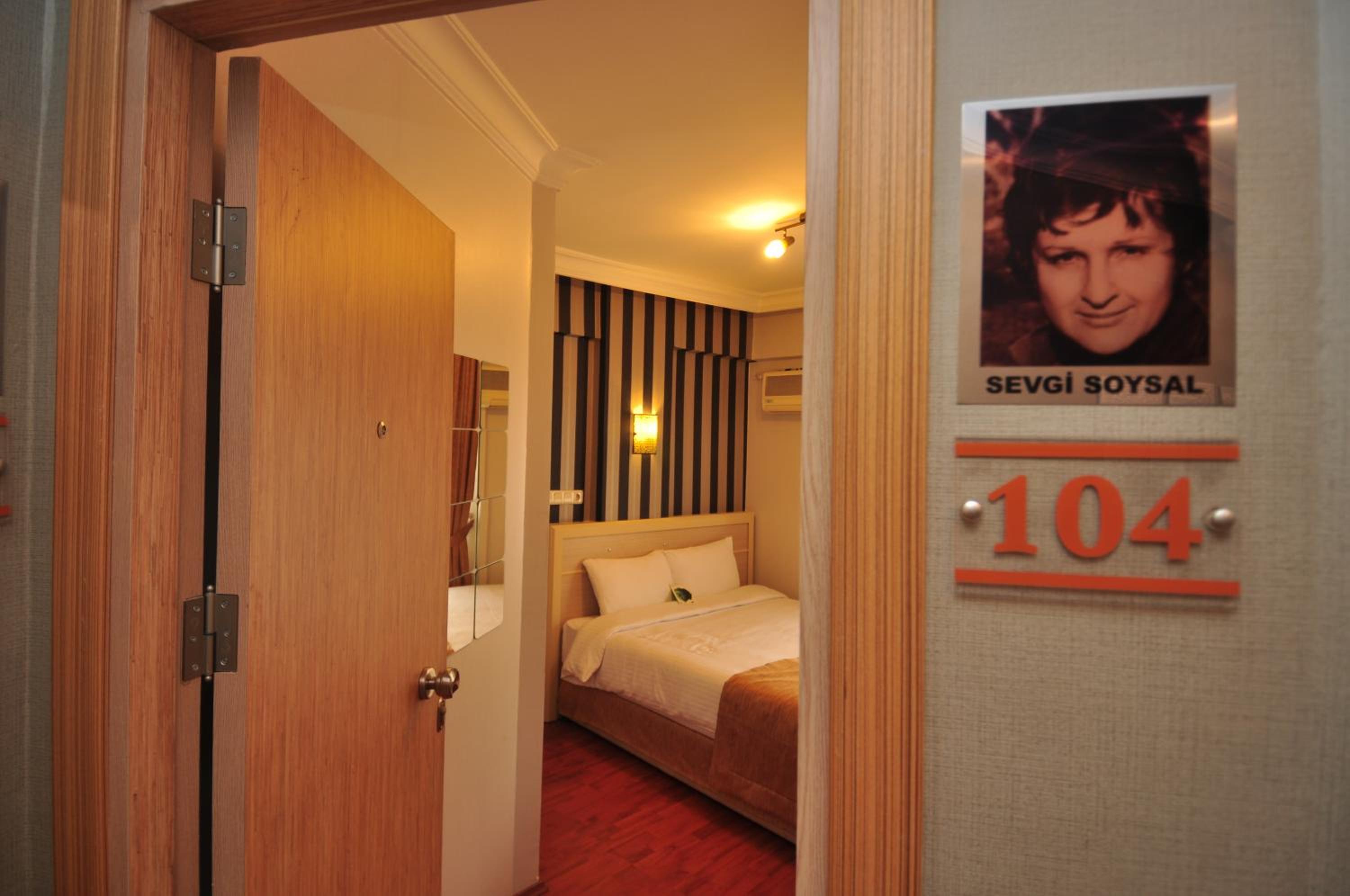 Classic Single Room