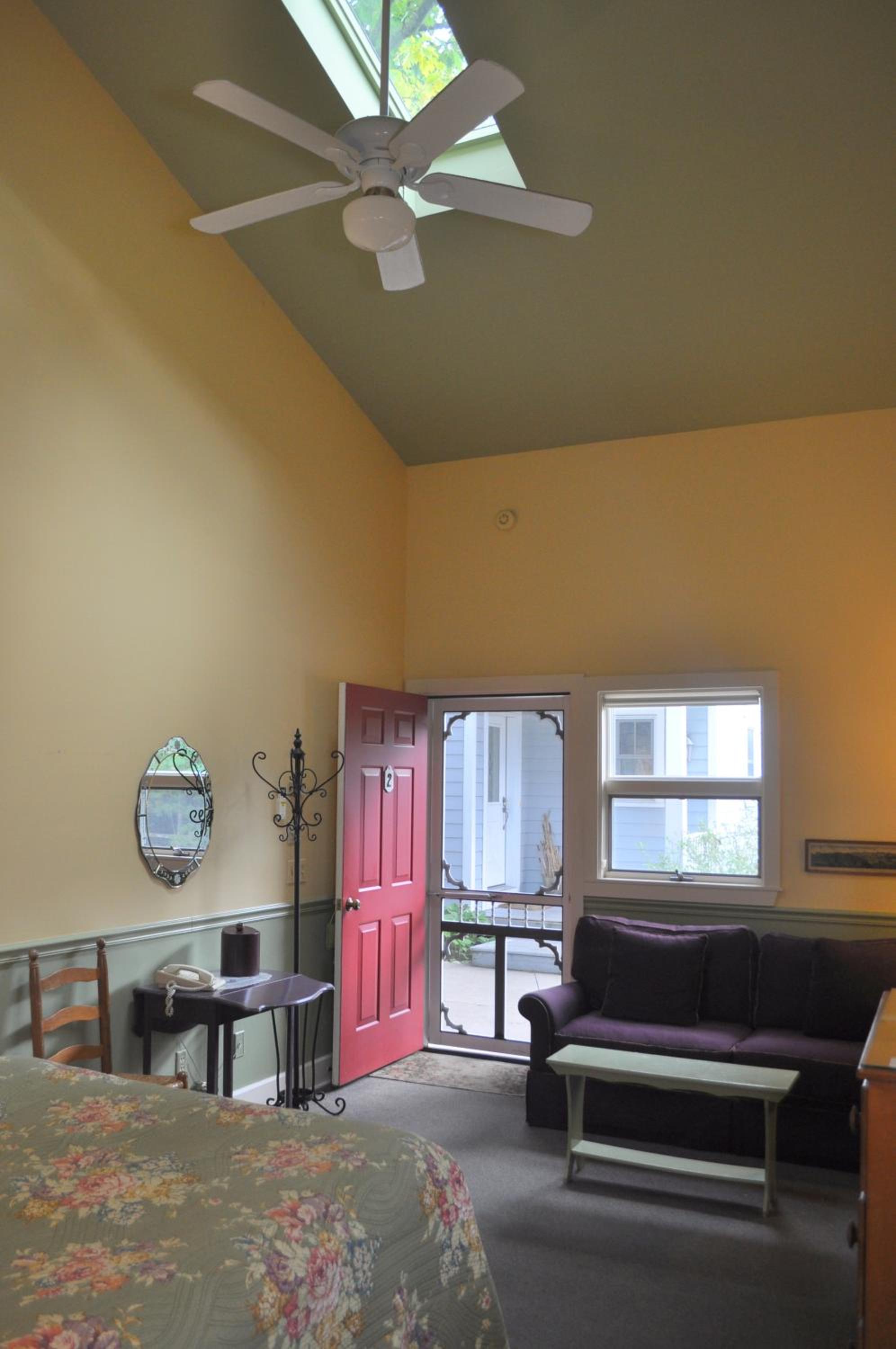 Quadruple Room with Private Bathroom
